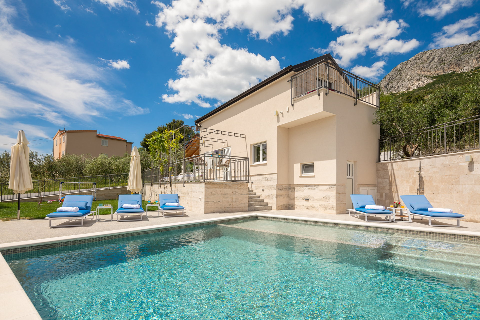 Villa Serenity Gardens with Pool