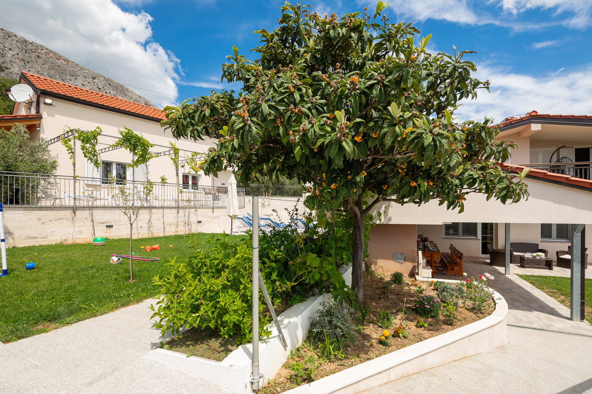 Villa Serenity Gardens with Pool
