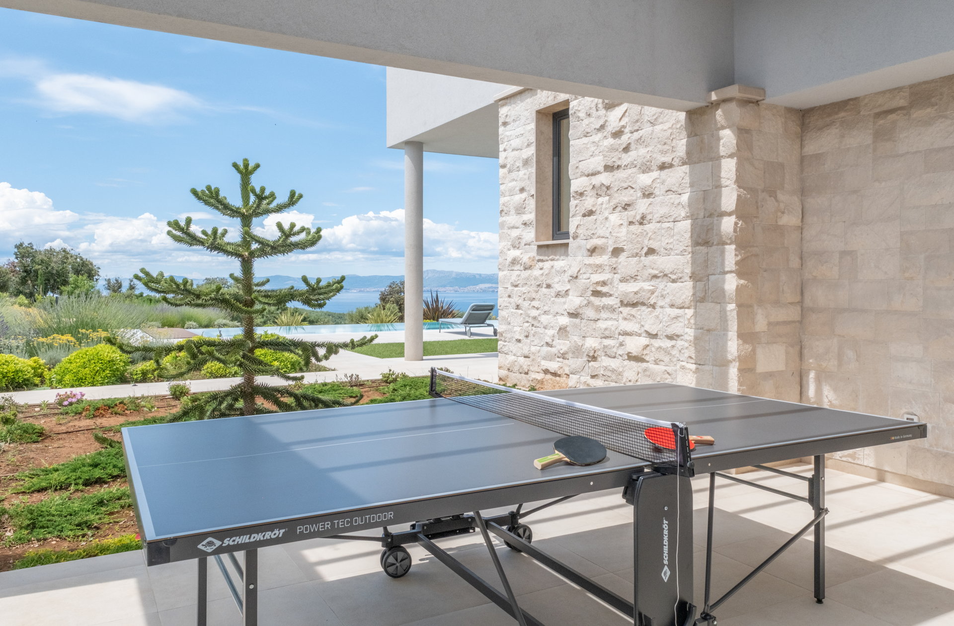 Luxury Villa Vibrante with Pool