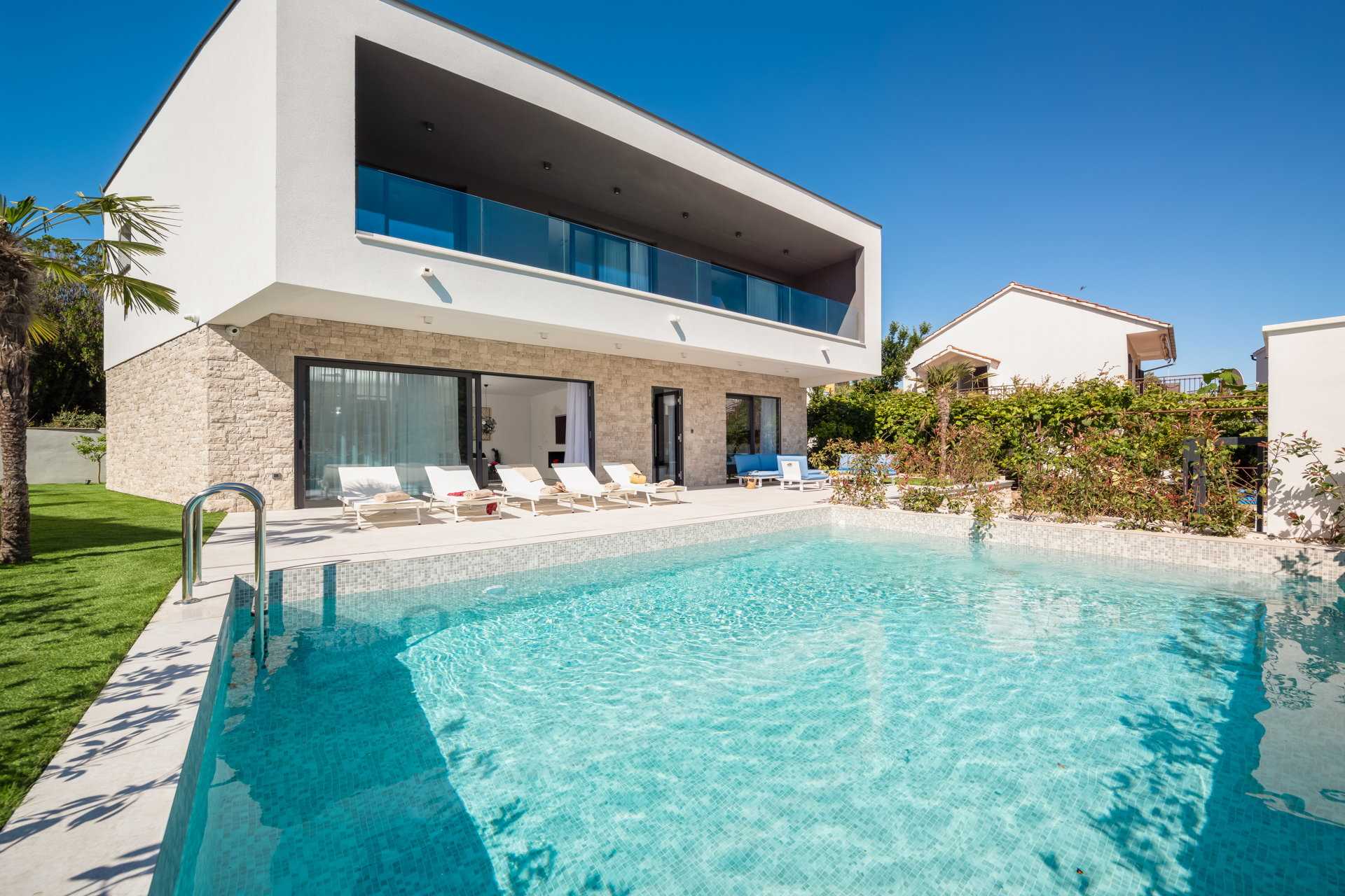 Beachfront Villa Seabird with Pool