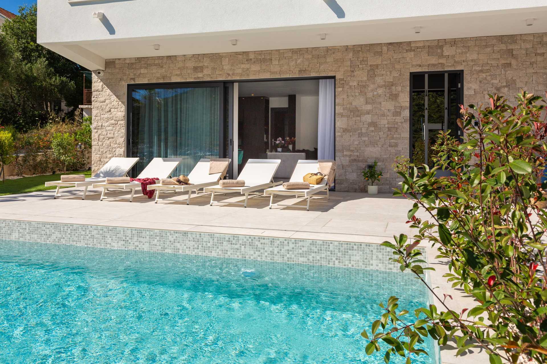Beachfront Villa Seabird with Pool