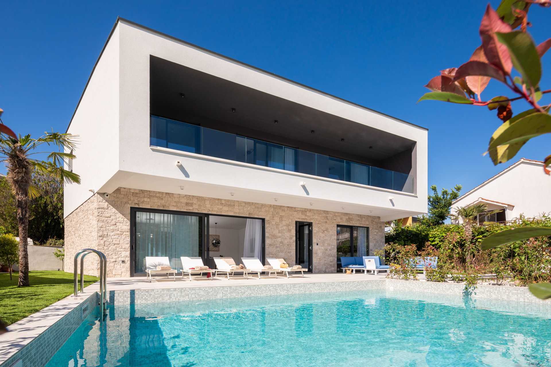 Beachfront Villa Seabird with Pool