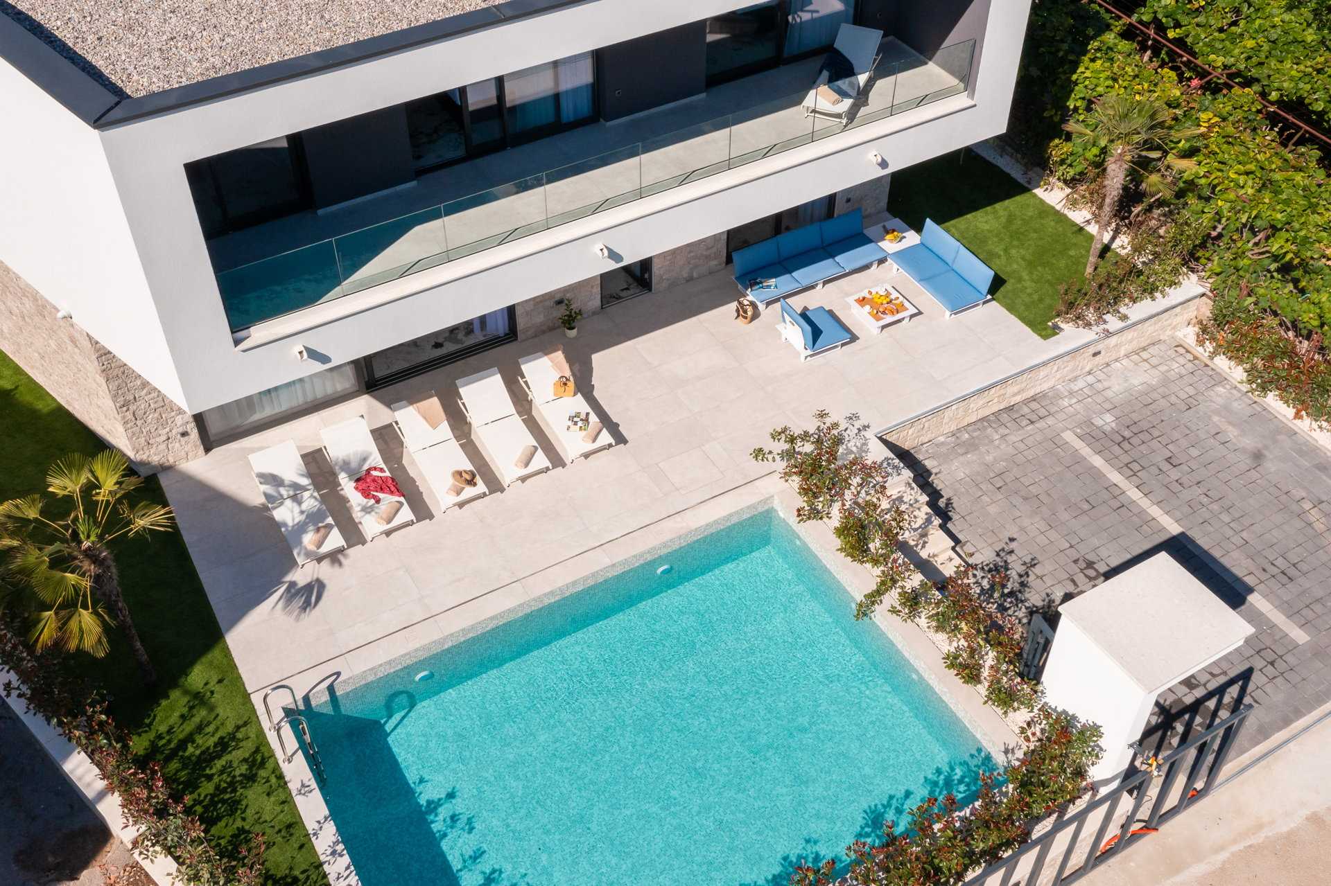 Beachfront Villa Seabird with Pool