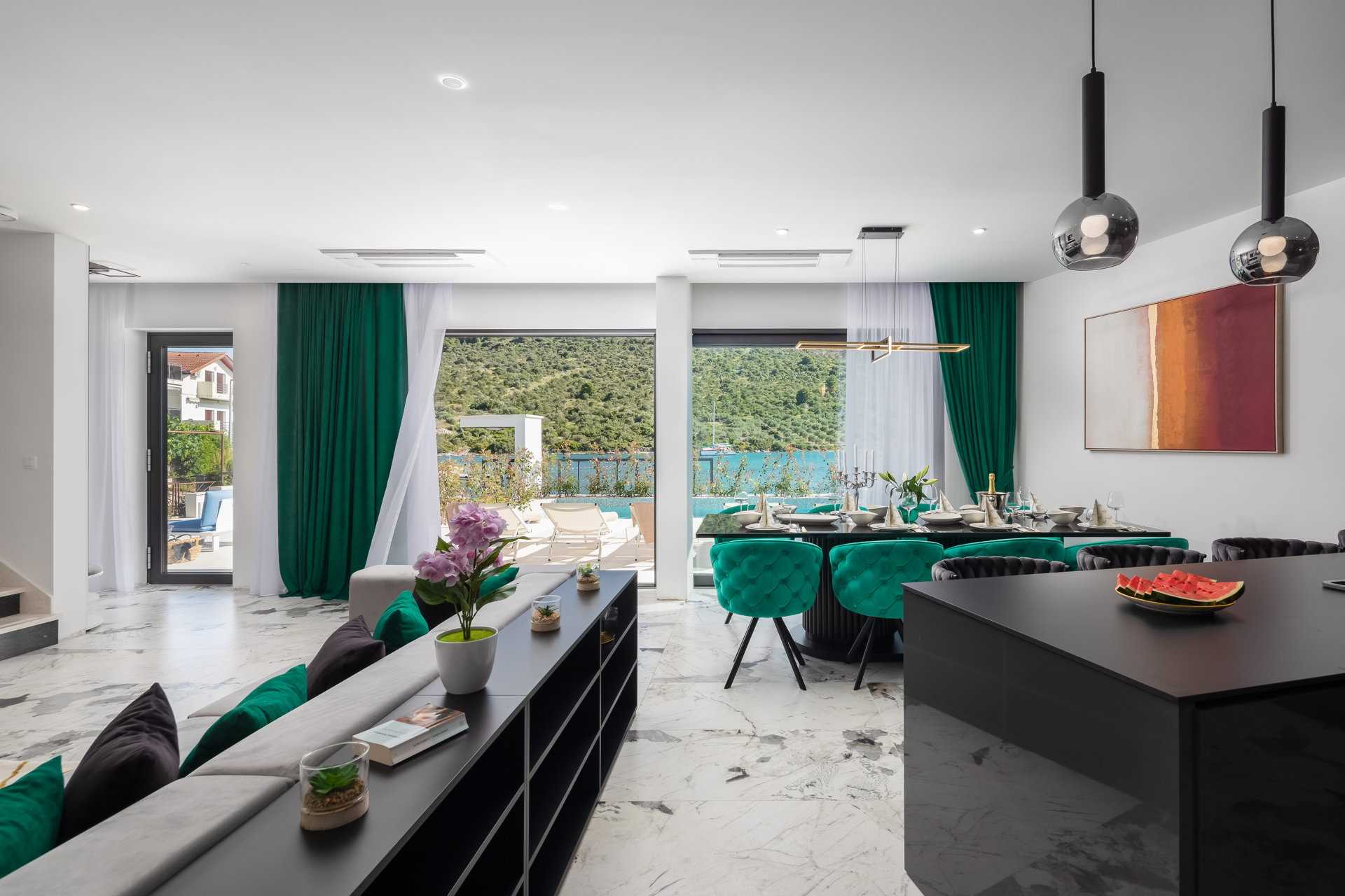 Beachfront Villa Seabird with Pool