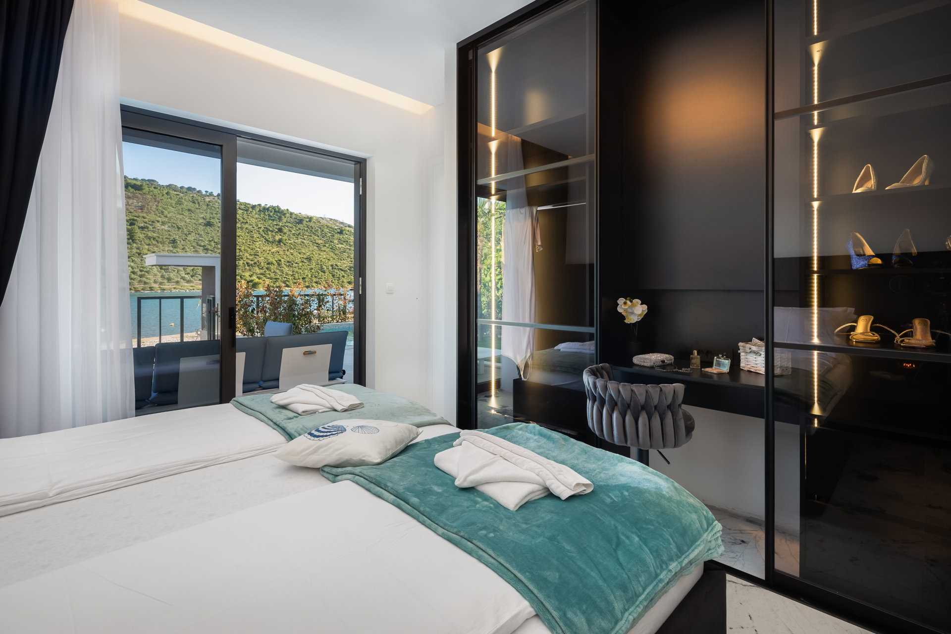 Beachfront Villa Seabird with Pool