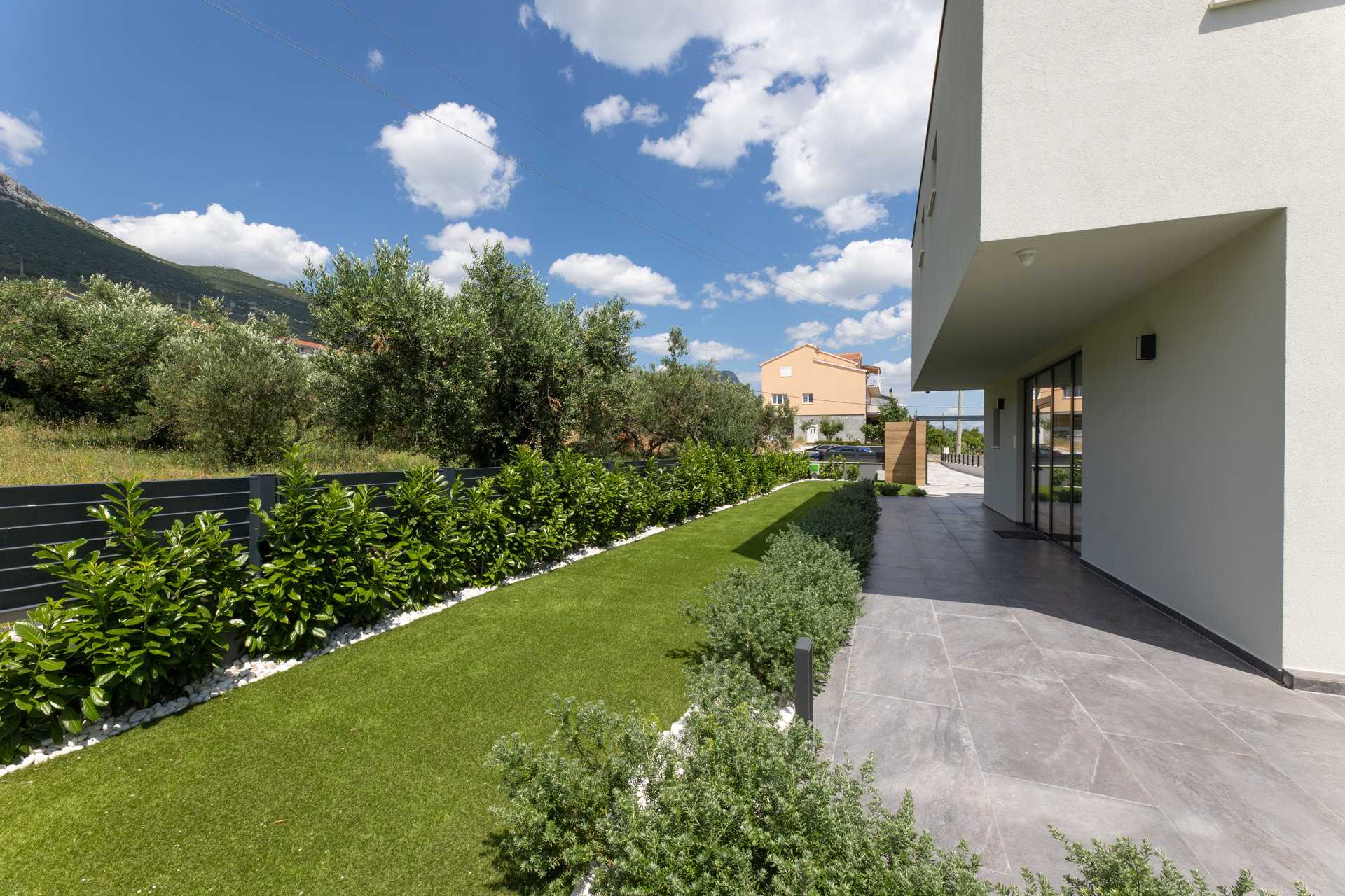 Villa Green Lush with Pool