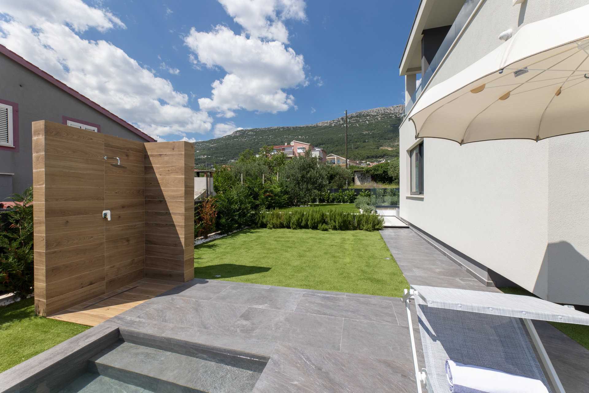 Villa Green Lush with Pool