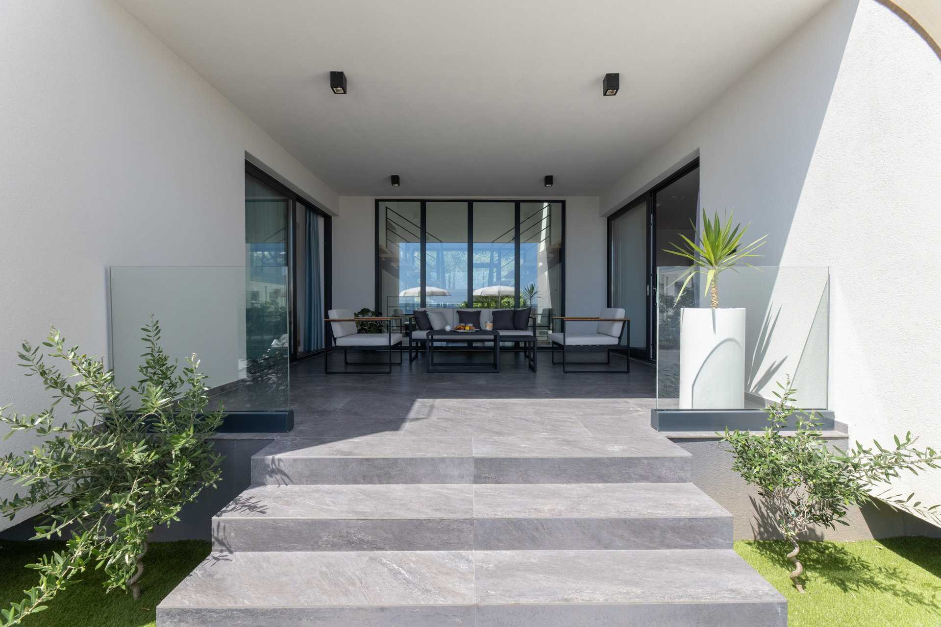 Villa Green Lush with Pool