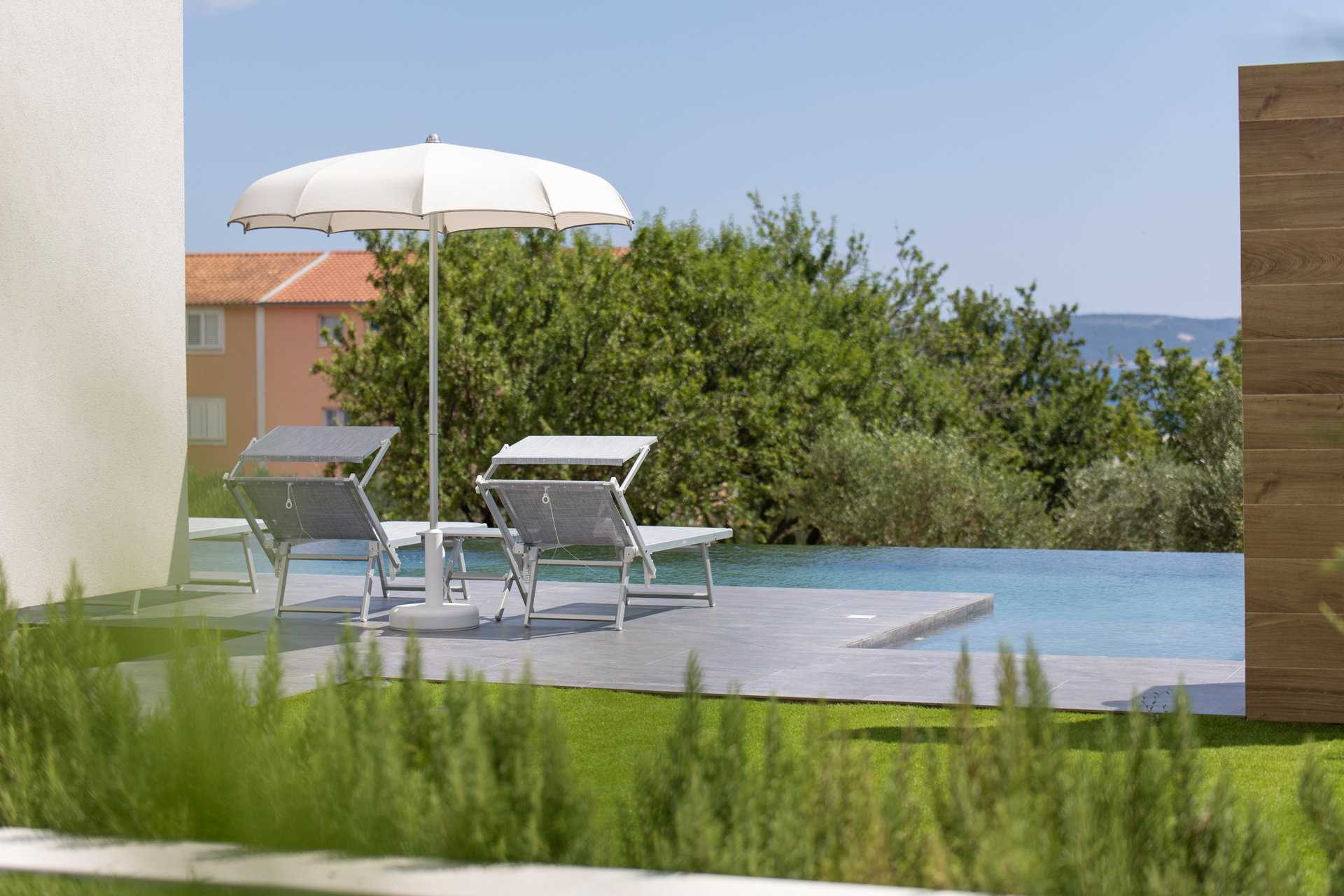 Villa Green Lush with Pool
