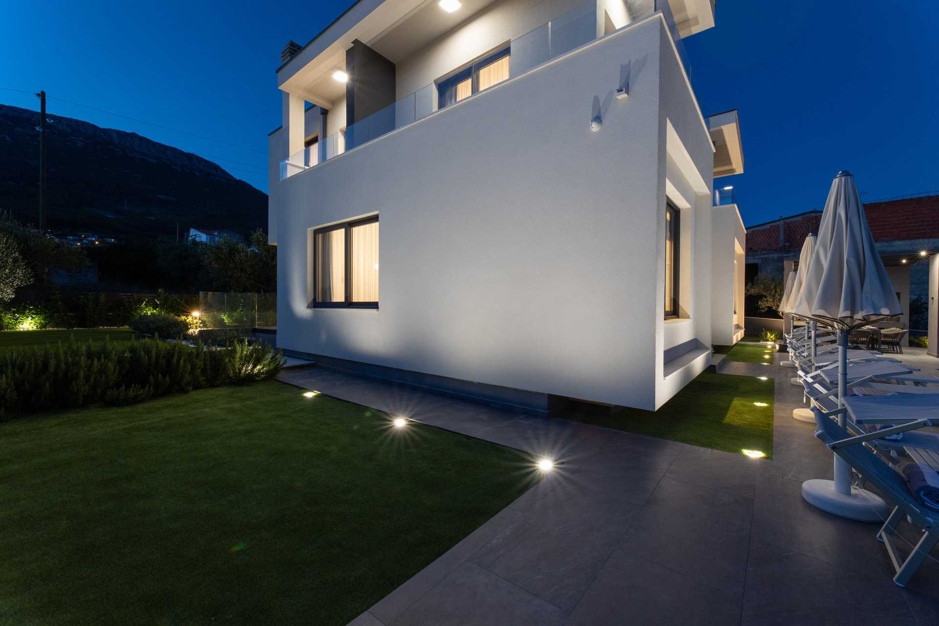 Villa Green Lush with Pool