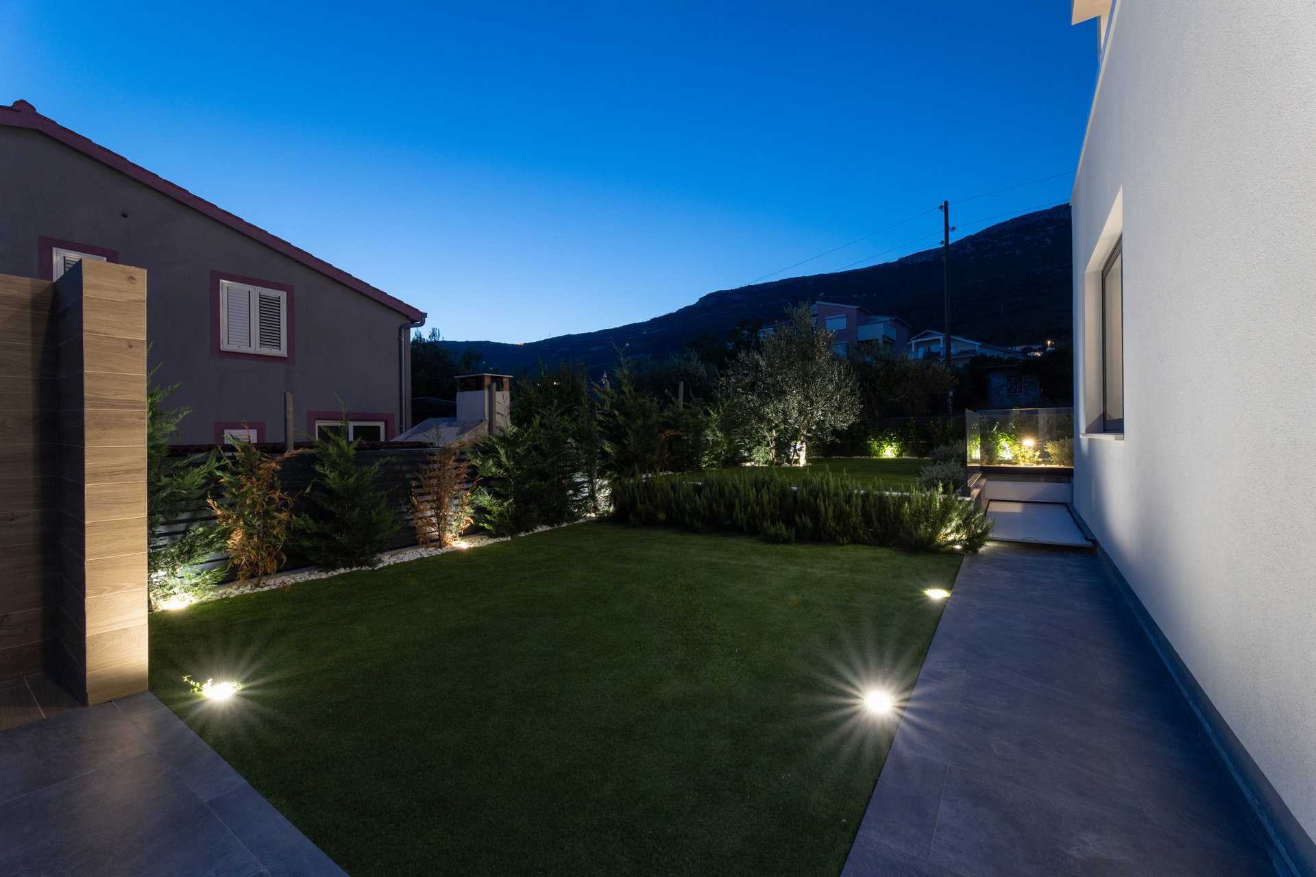 Villa Green Lush with Pool