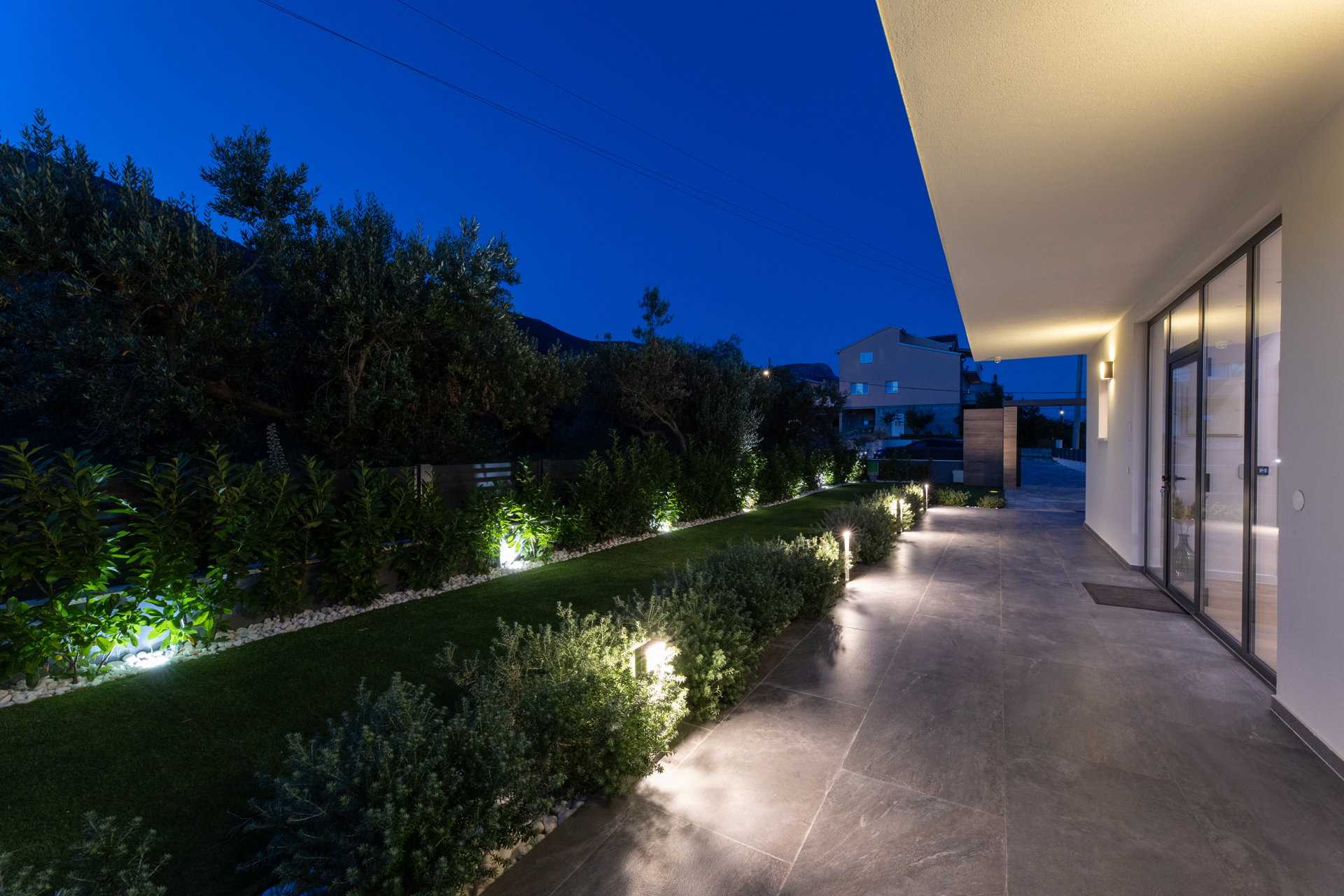 Villa Green Lush with Pool