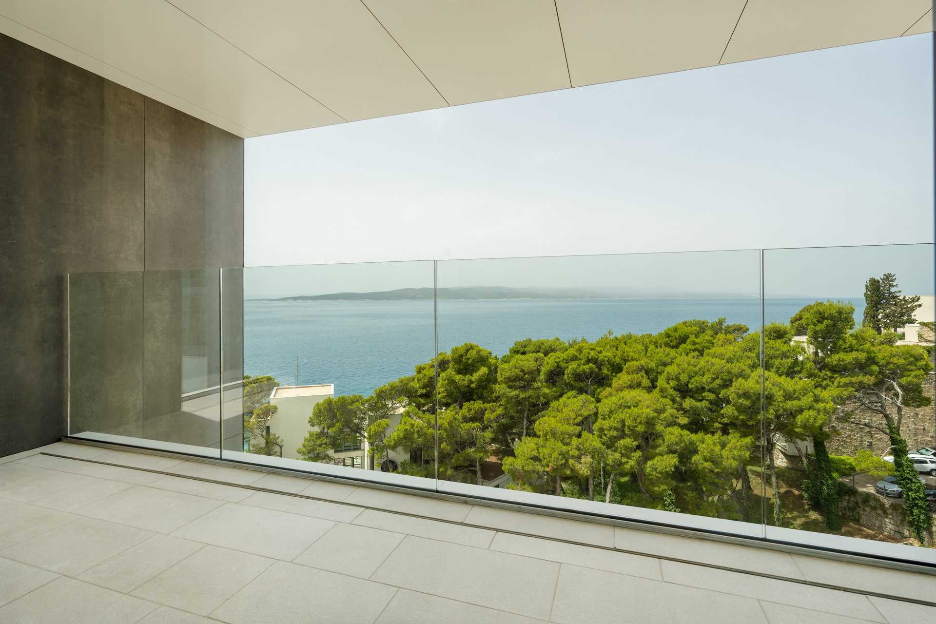 Luxury Villa Beyond Waves with Pool