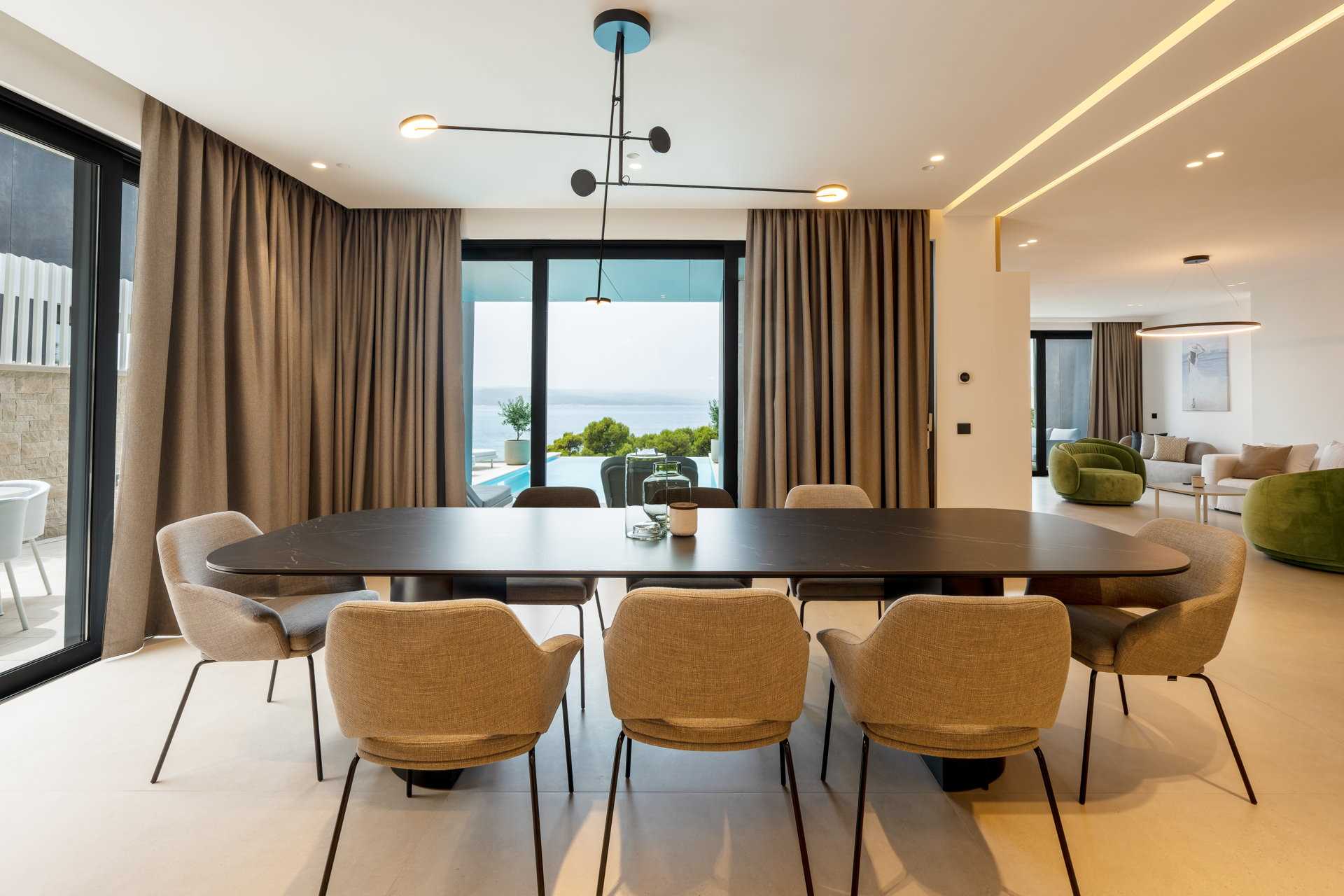 Luxury Villa Beyond Waves with Pool
