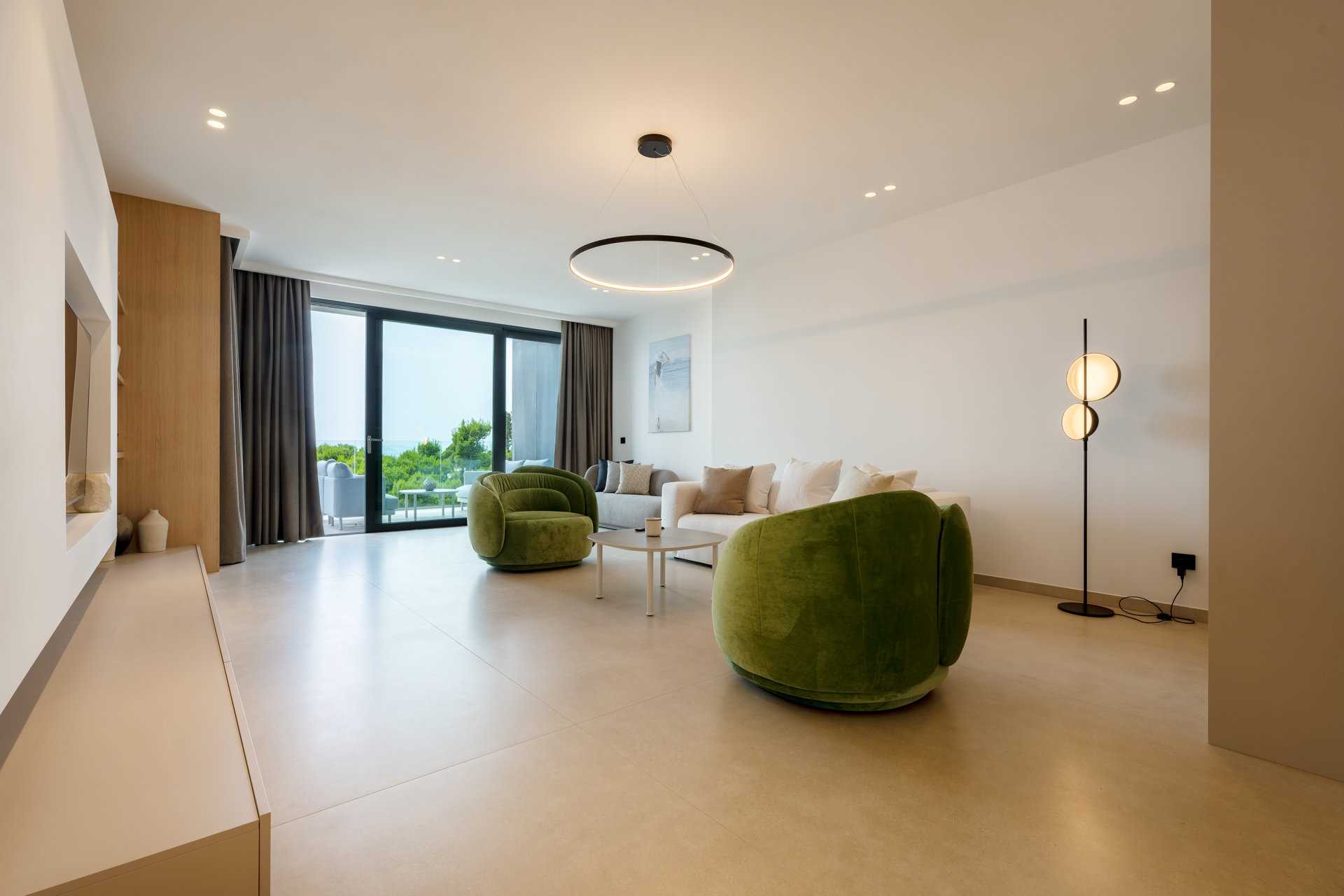 Luxury Villa Beyond Waves with Pool