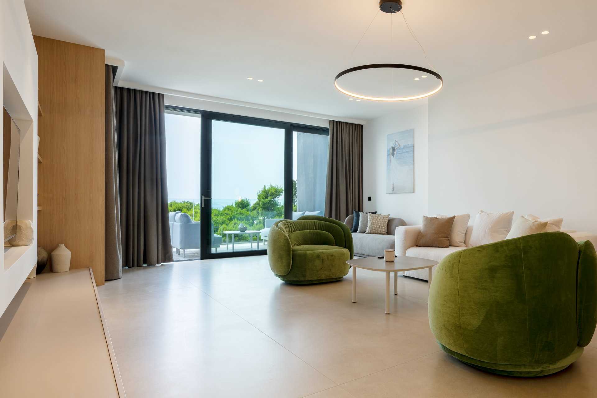 Luxury Villa Beyond Waves with Pool