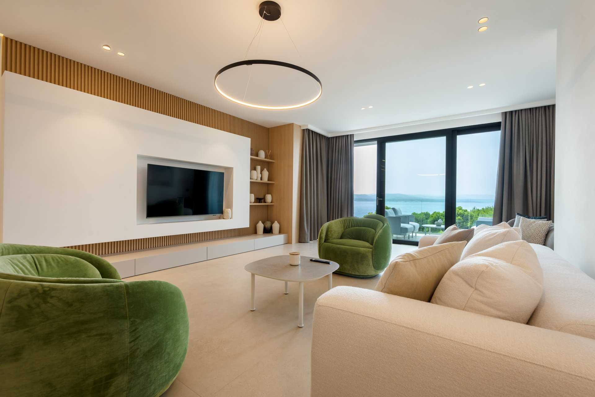 Luxury Villa Beyond Waves with Pool
