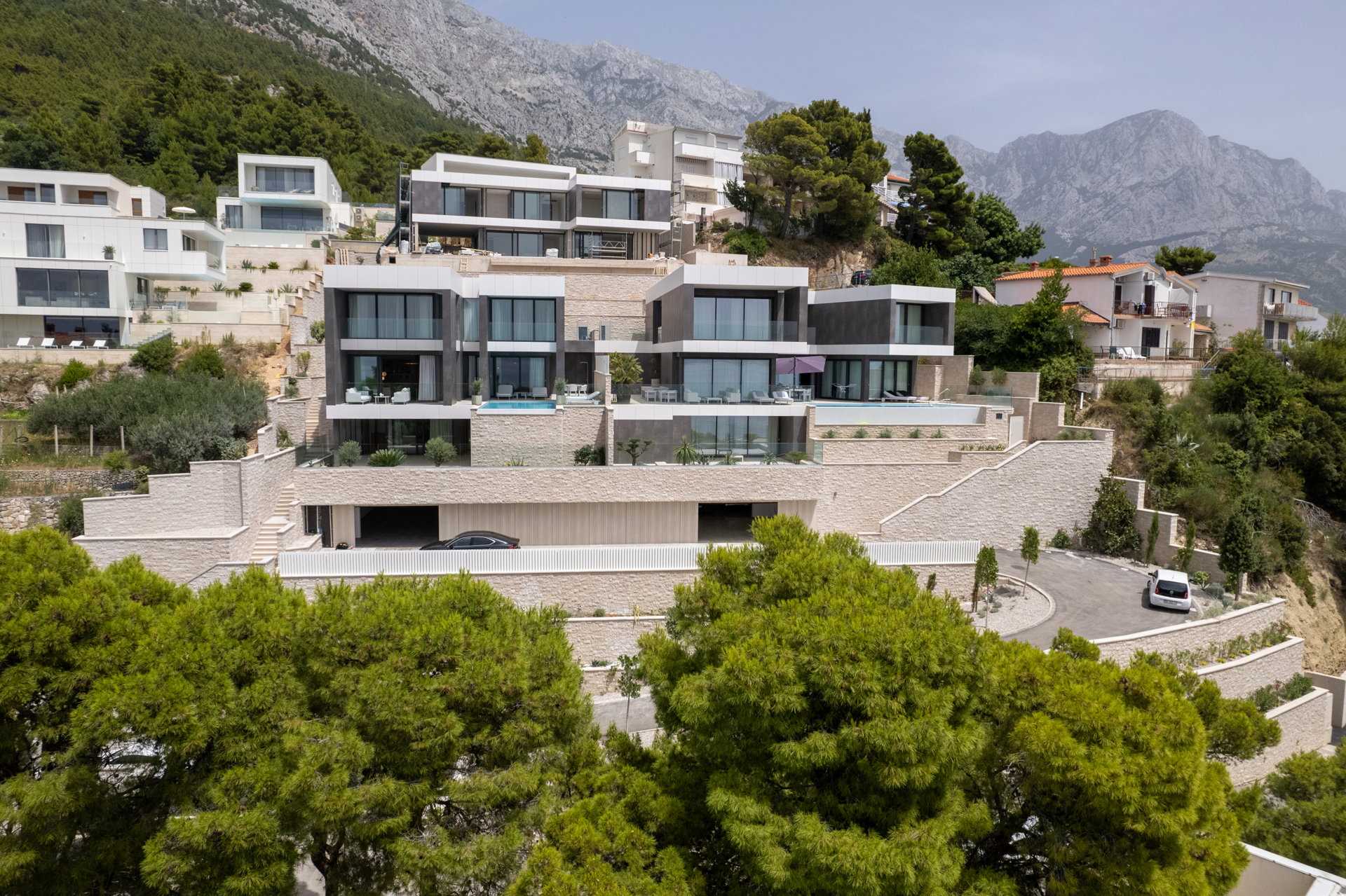 Luxury Villa Beyond Waves with Pool