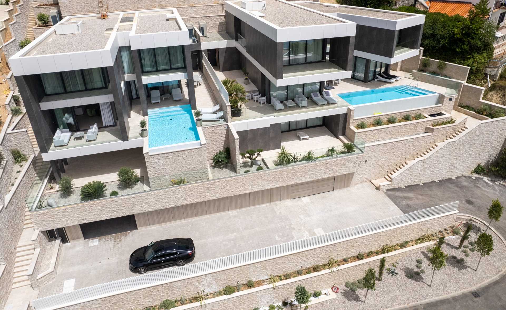 Luxury Villa Beyond Waves with Pool