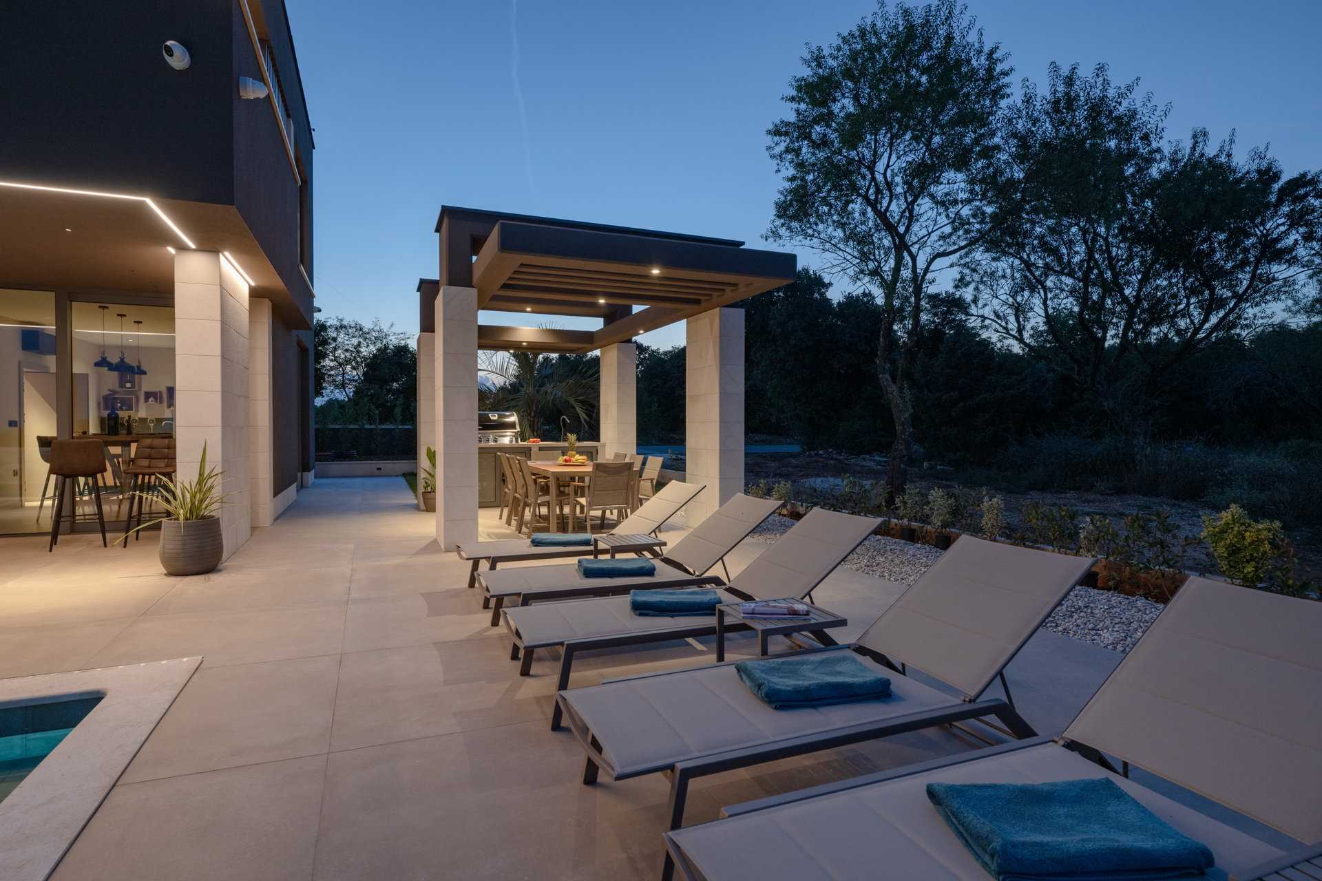 Luxury Villa Astra with Pool