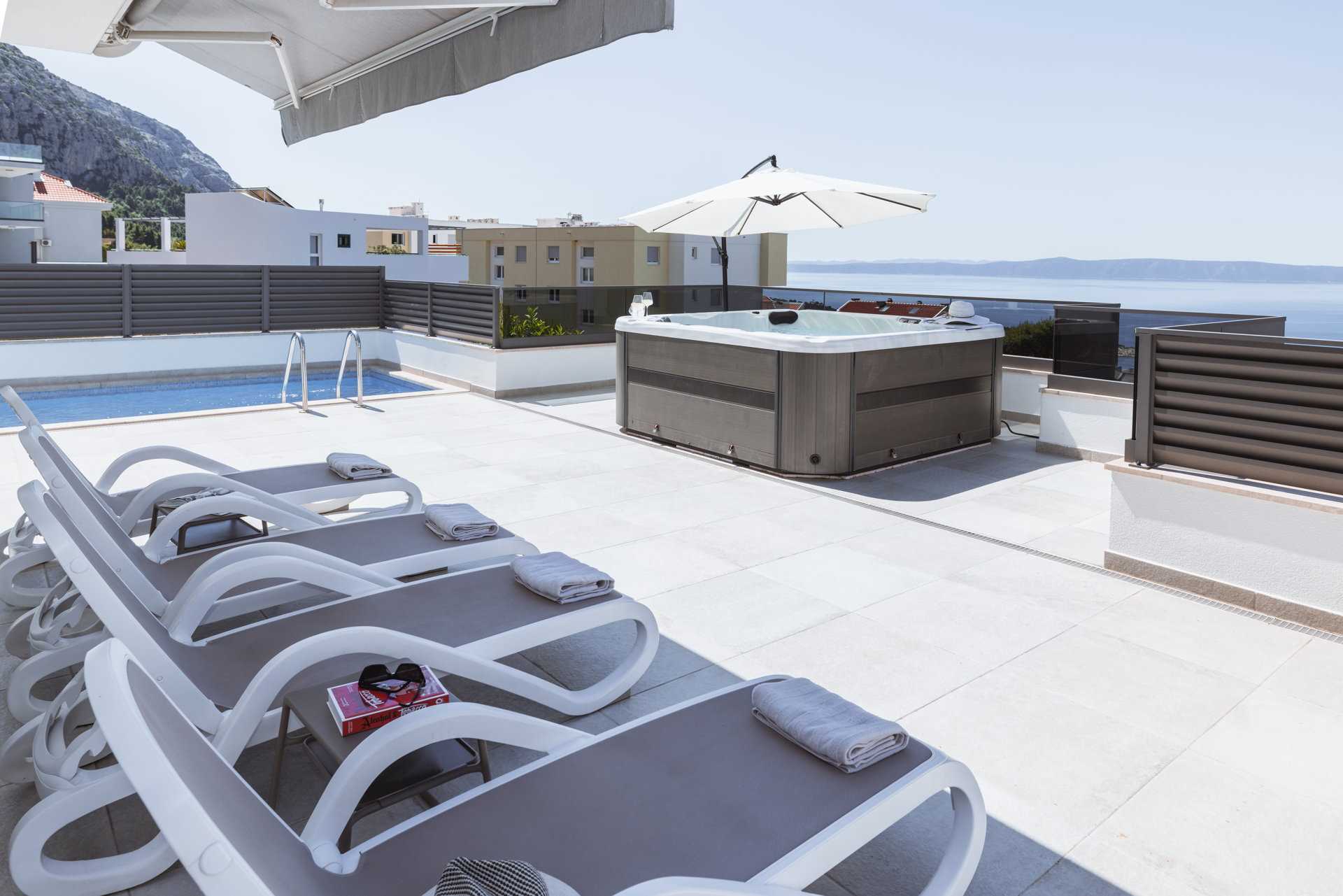 Villa Mareluna with Heated Pool