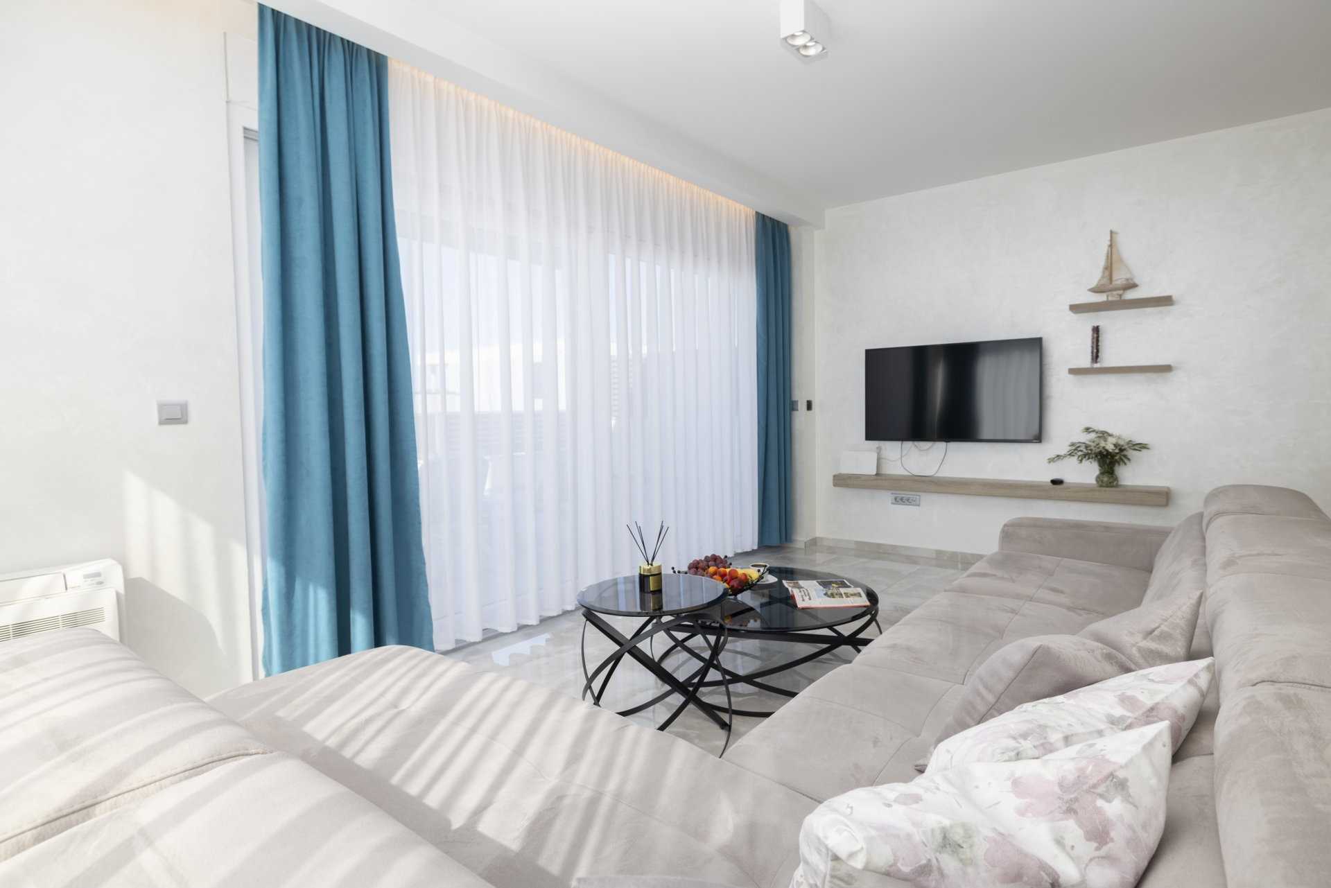 Villa Mareluna with Heated Pool