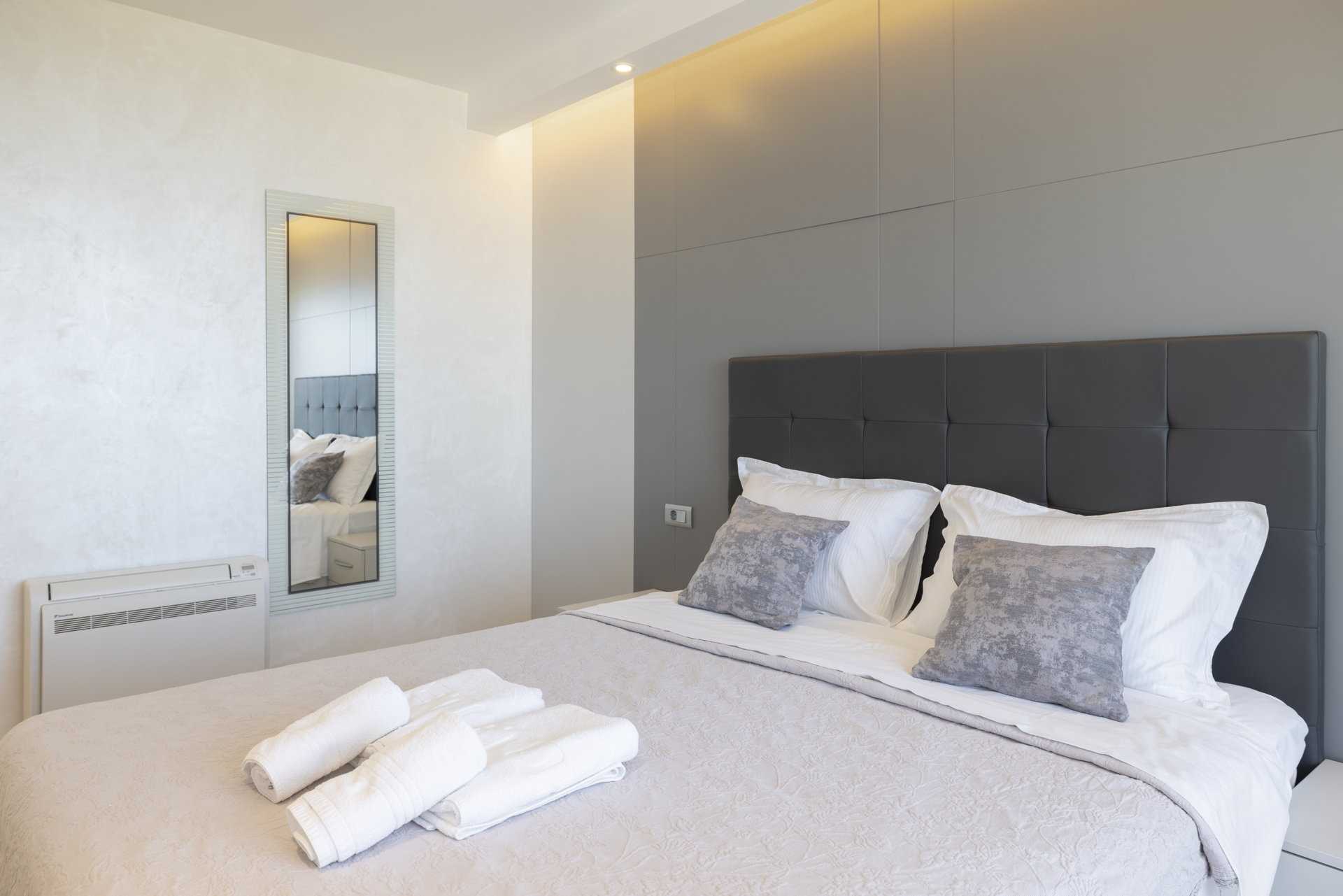 Villa Mareluna with Heated Pool