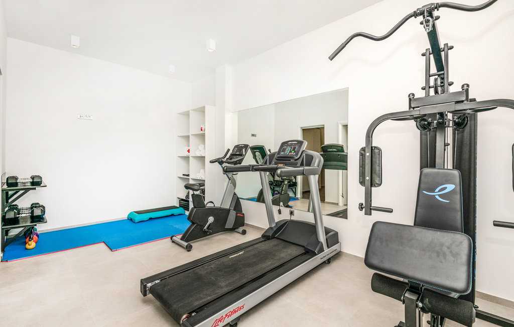 Villa Mareluna with Heated Pool
