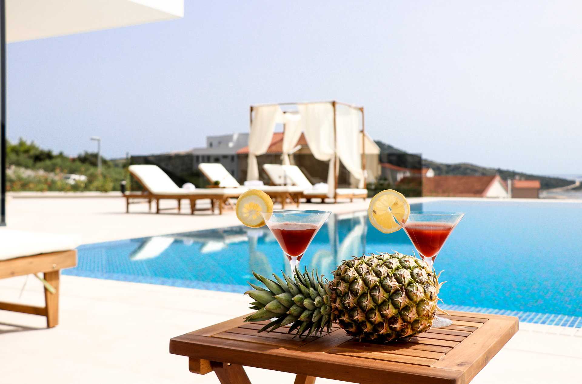 Villa Luxleon with Pool