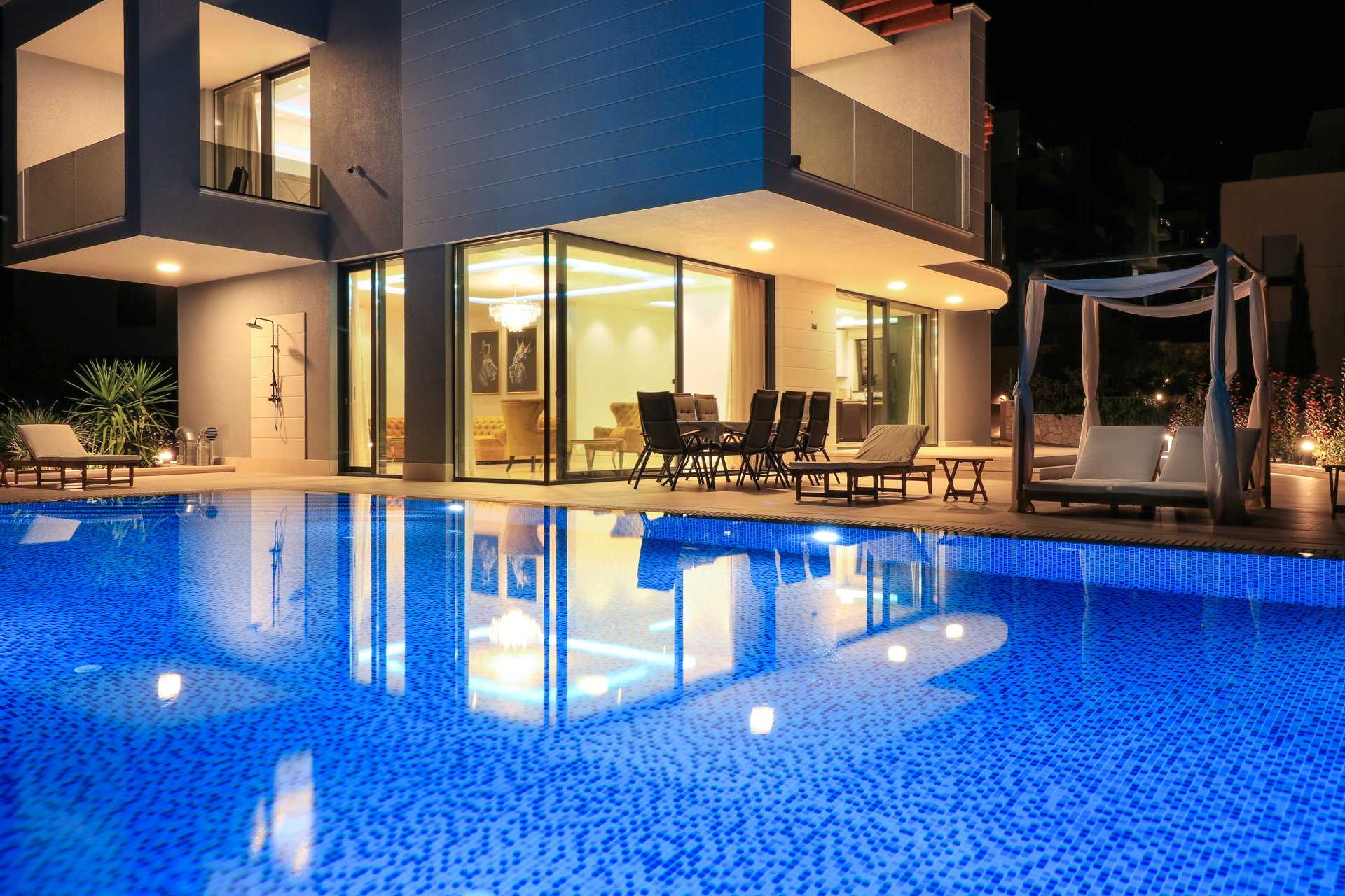 Villa Luxleon with Pool