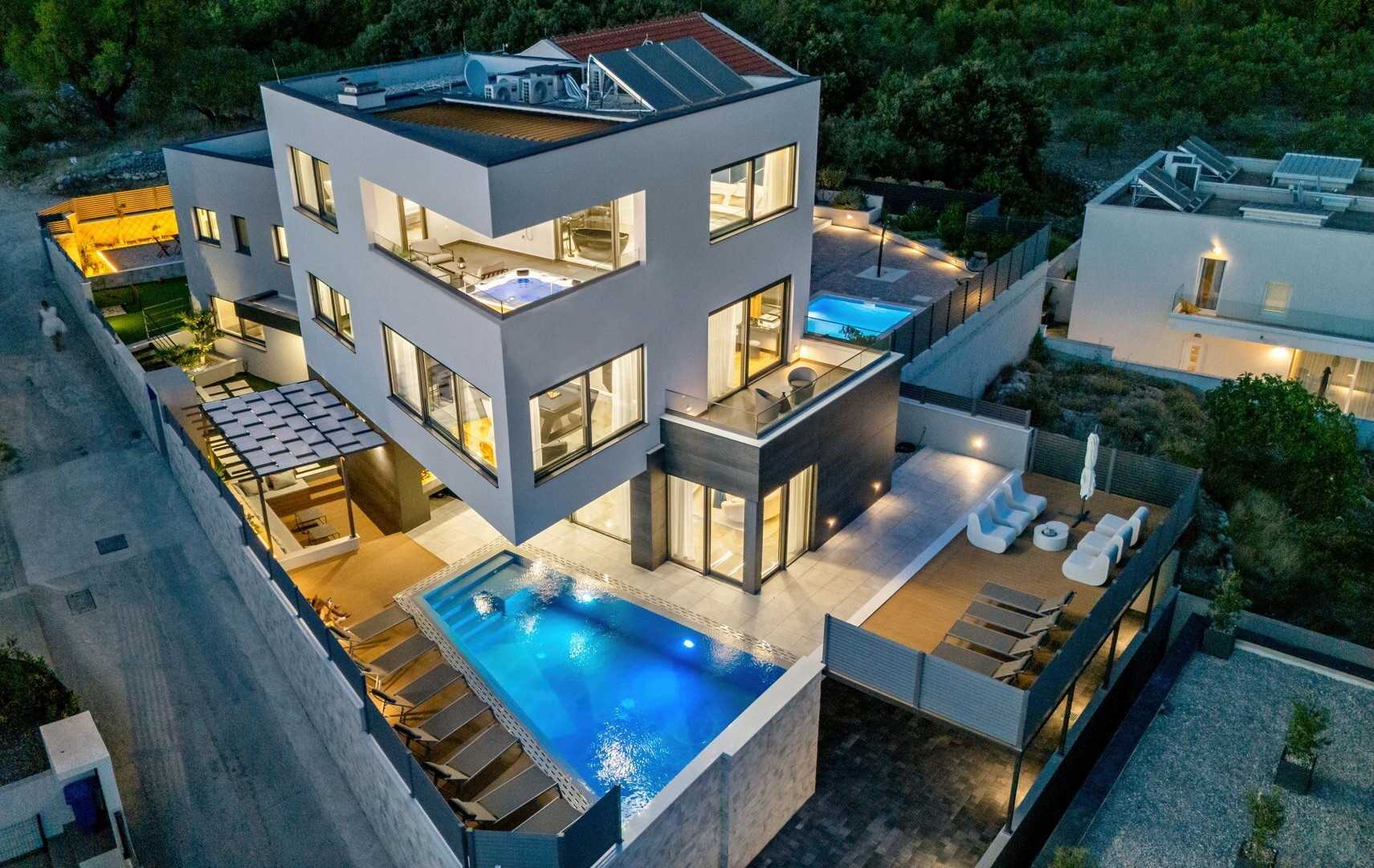 Villa Mosaicus with Pool