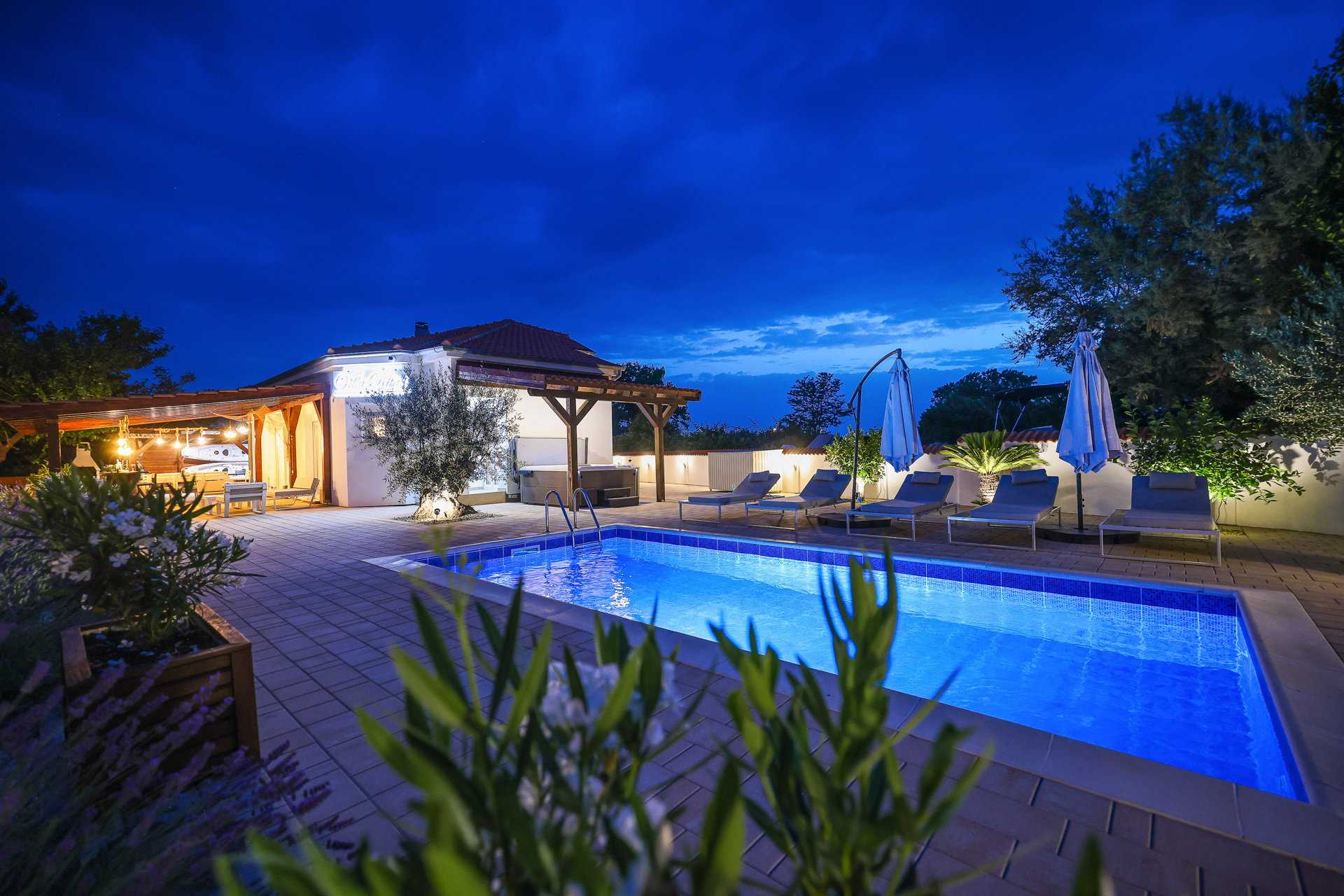 Villa Aquaterra with pool