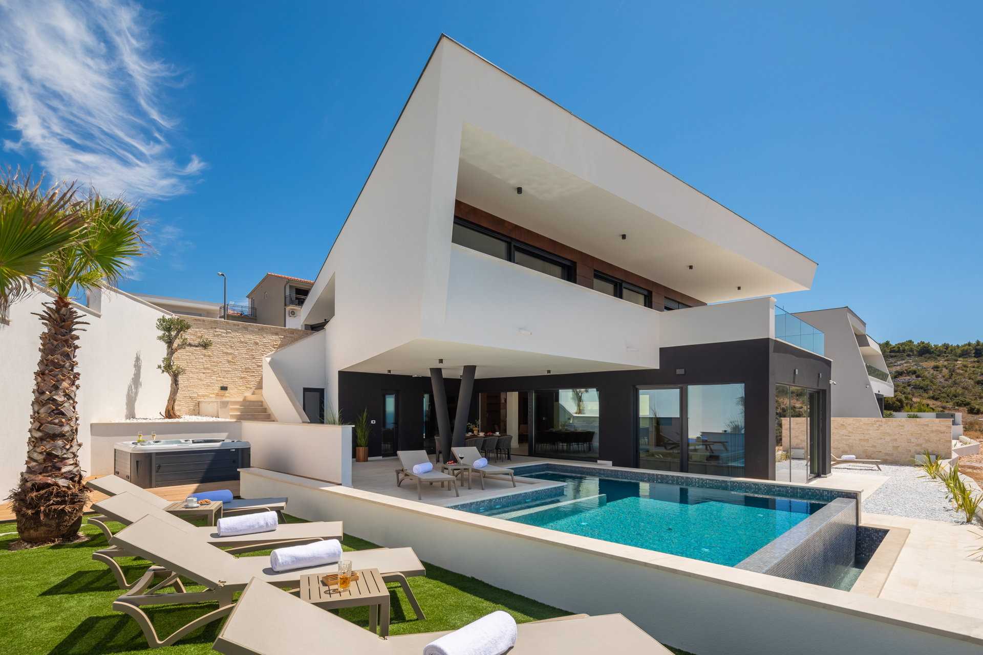 Villa Sea Song with Pool