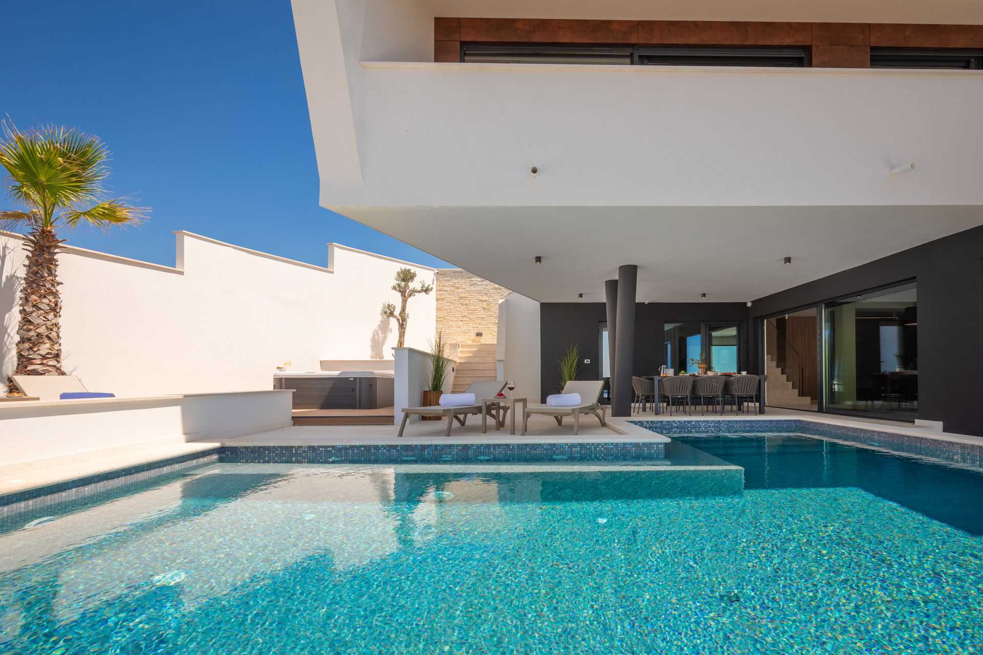 Villa Sea Song with Pool