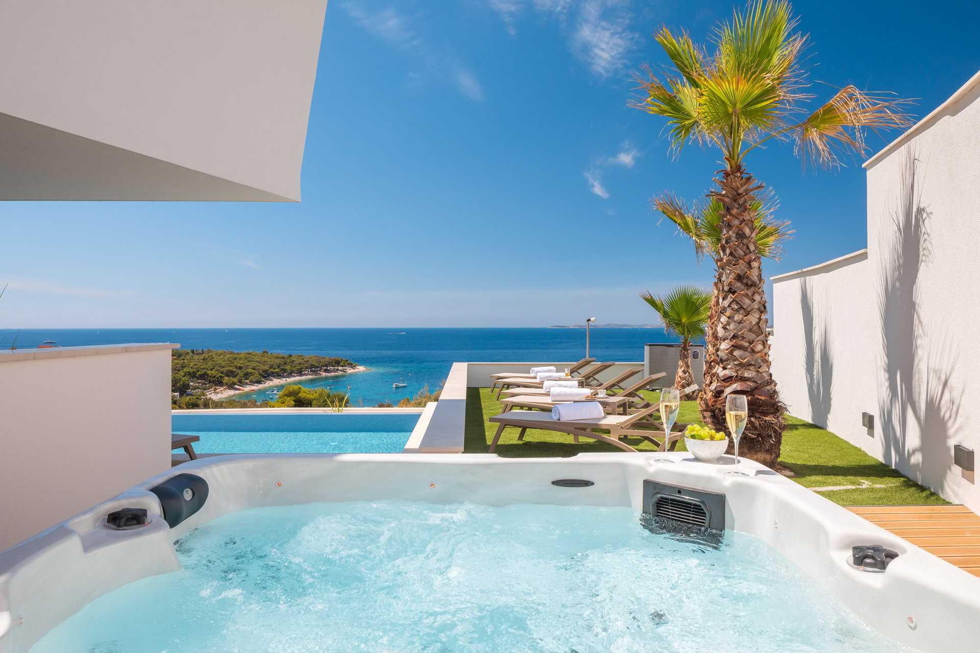 Villa Sea Song with Pool