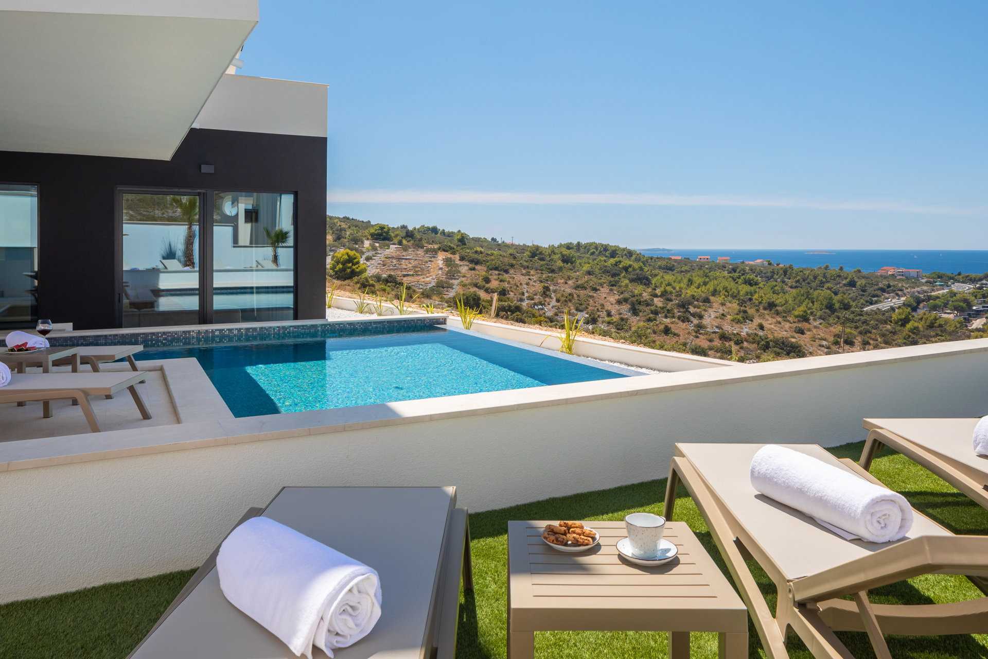 Villa Sea Song with Pool