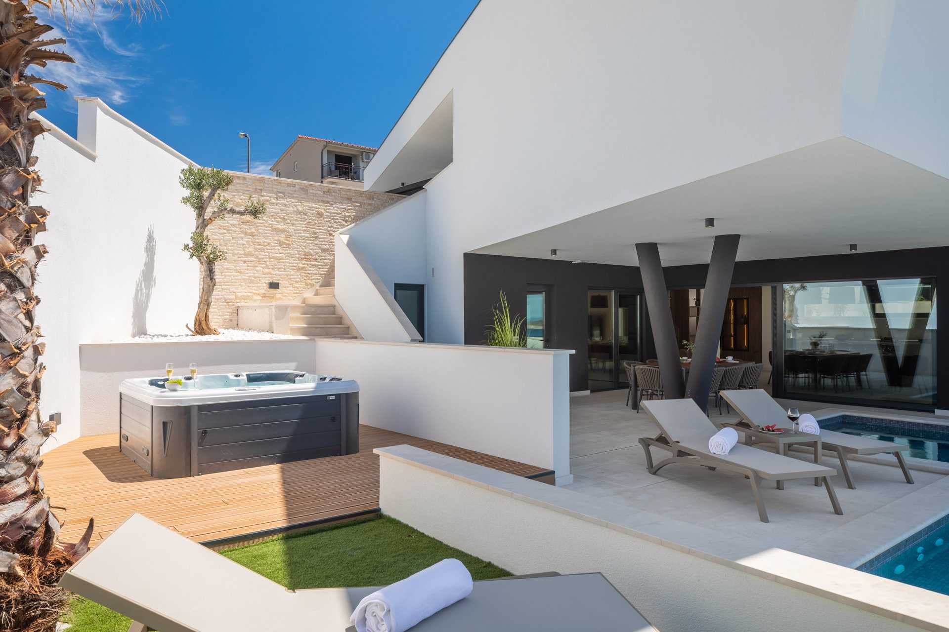 Villa Sea Song with Pool