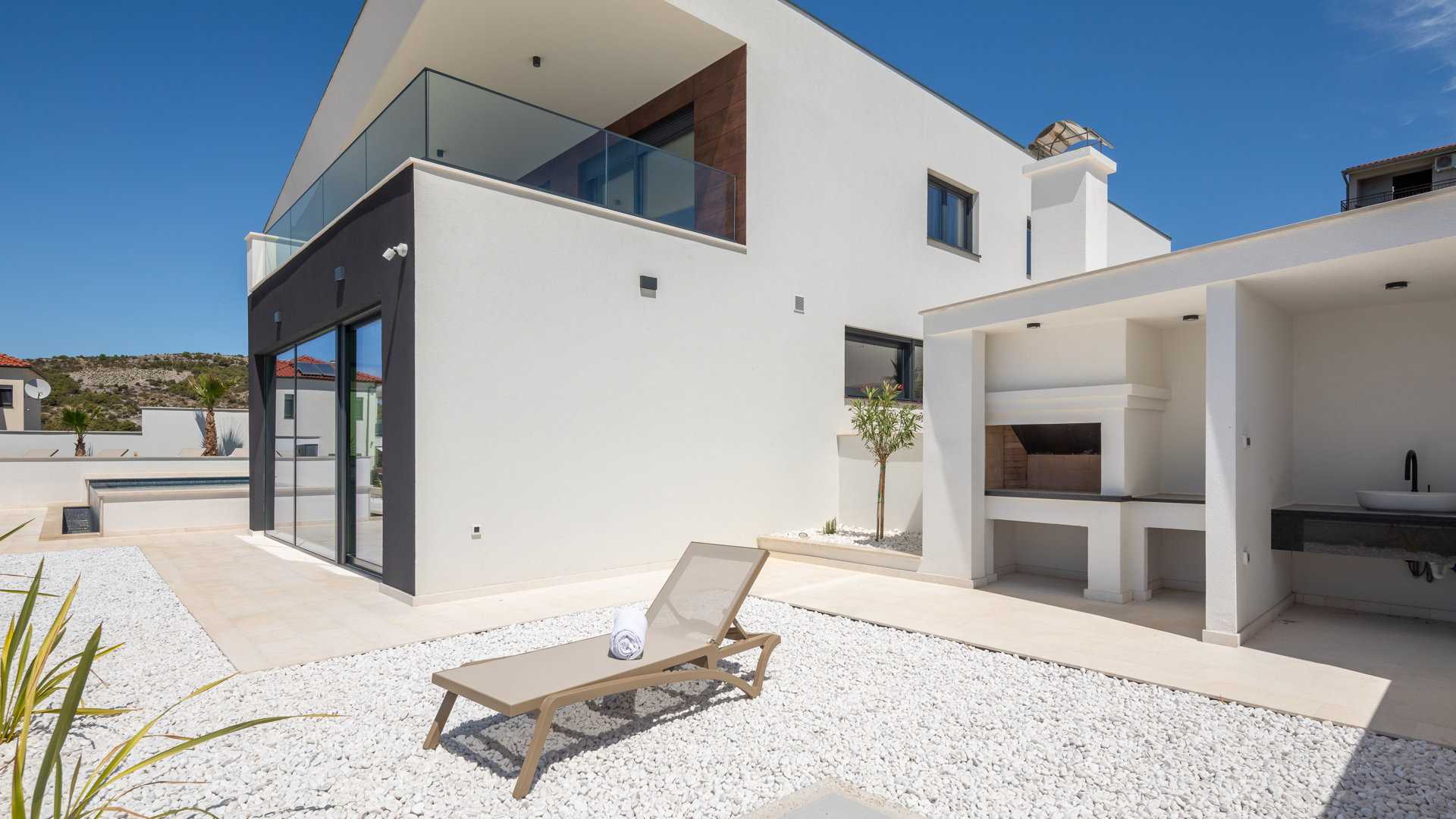 Villa Sea Song with Pool