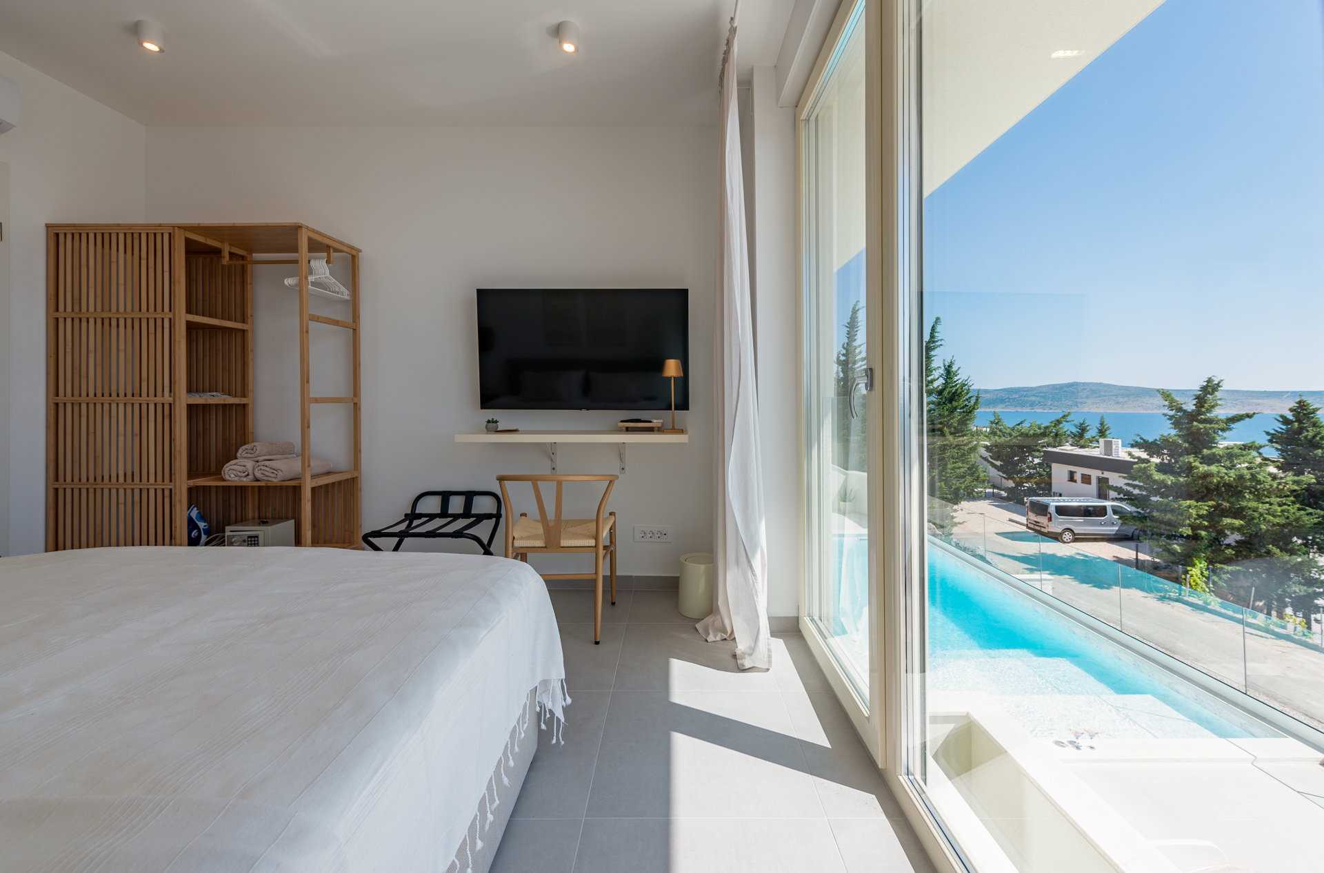 Villa Lumaria with Pool