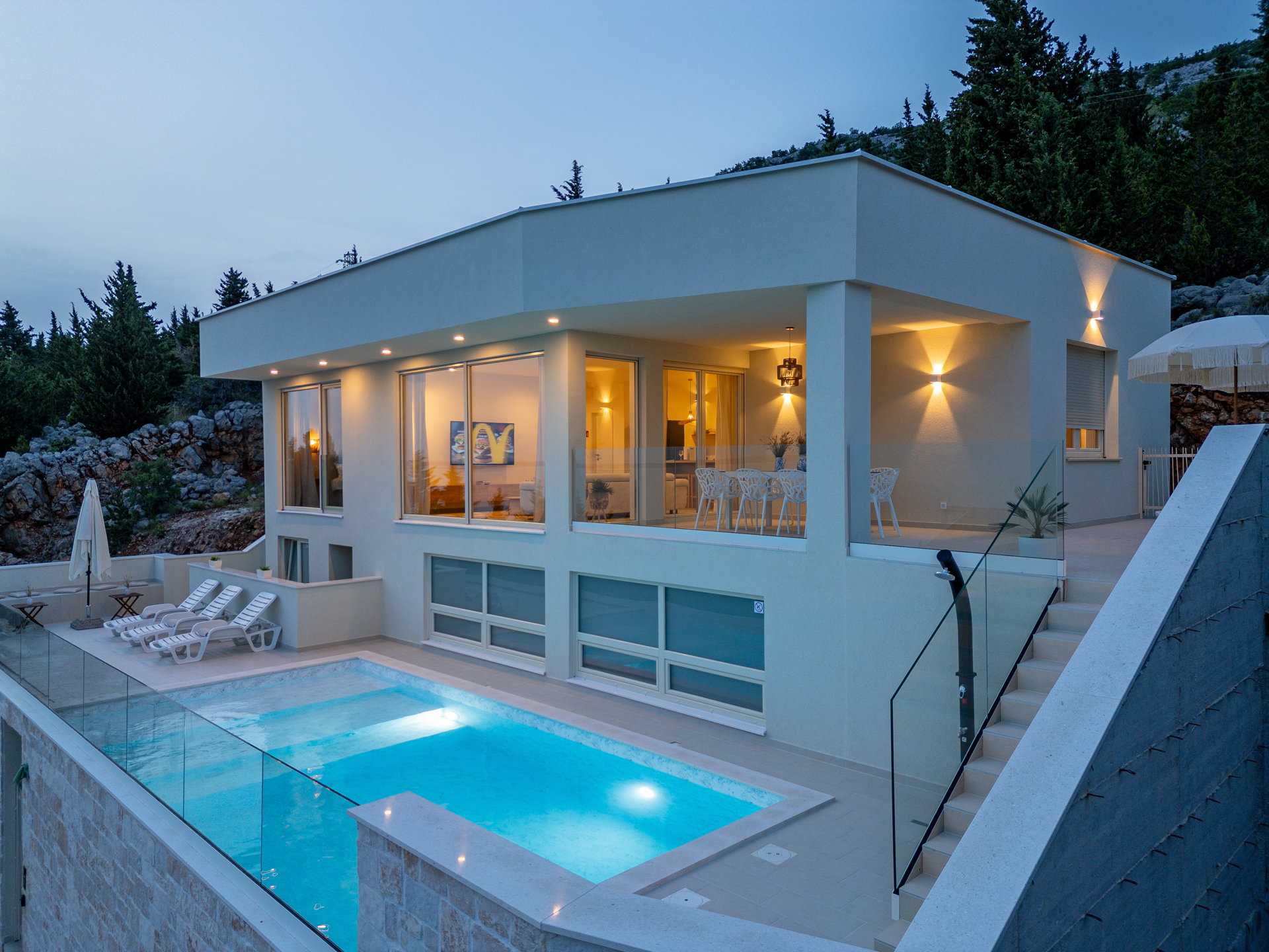 Villa Lumaria with Pool