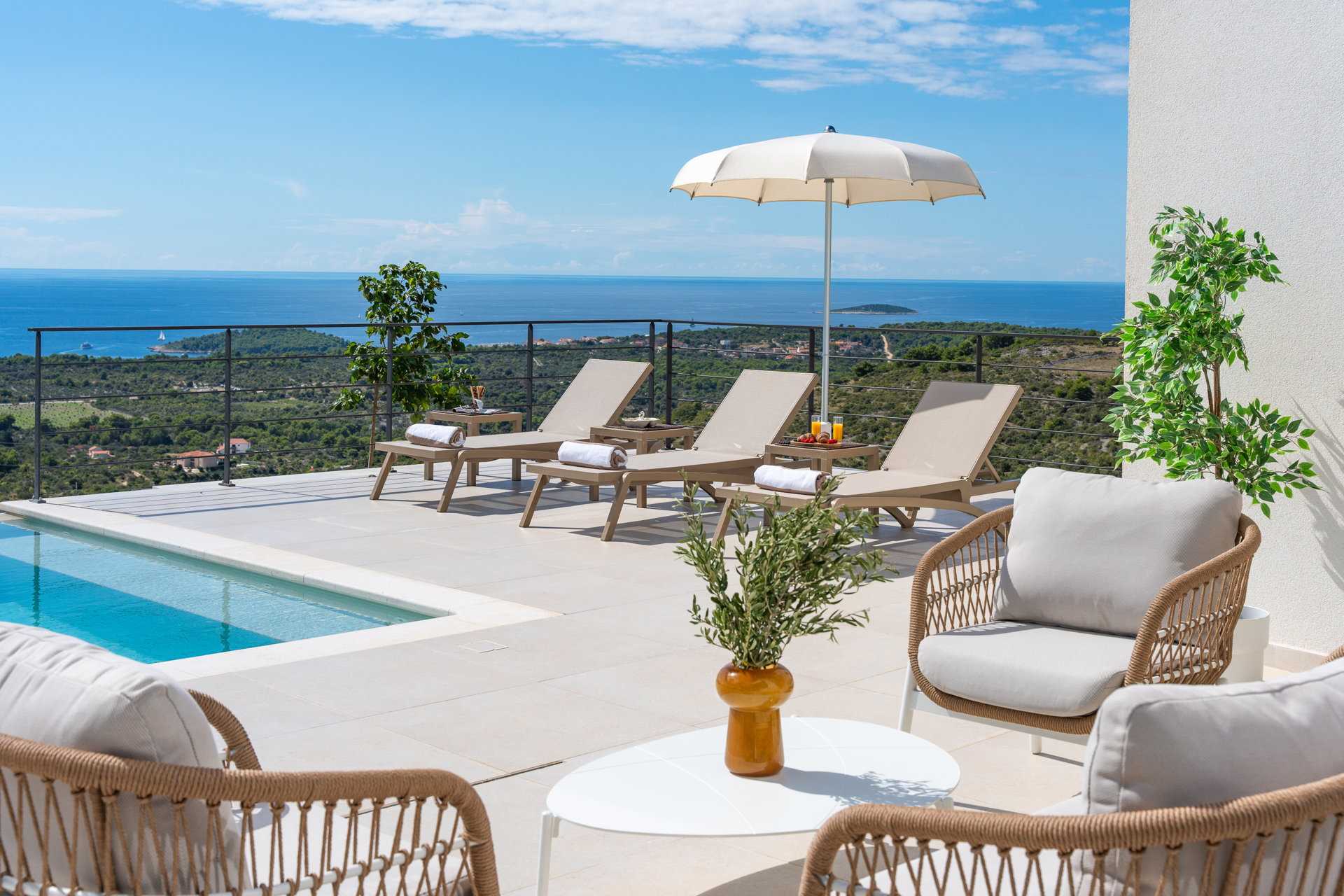 Luxury Villa Eloria with Pool