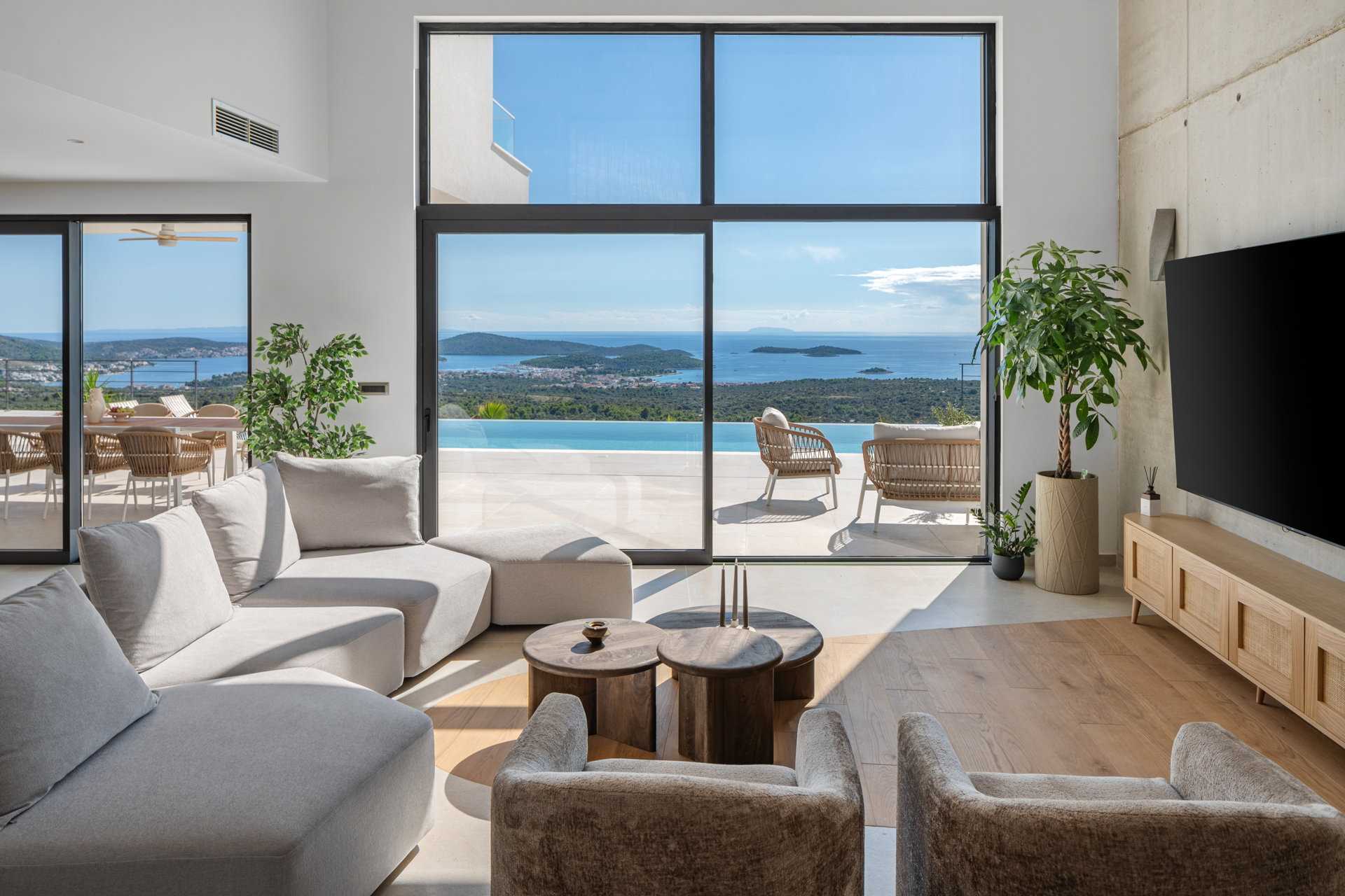 Luxury Villa Eloria with Pool