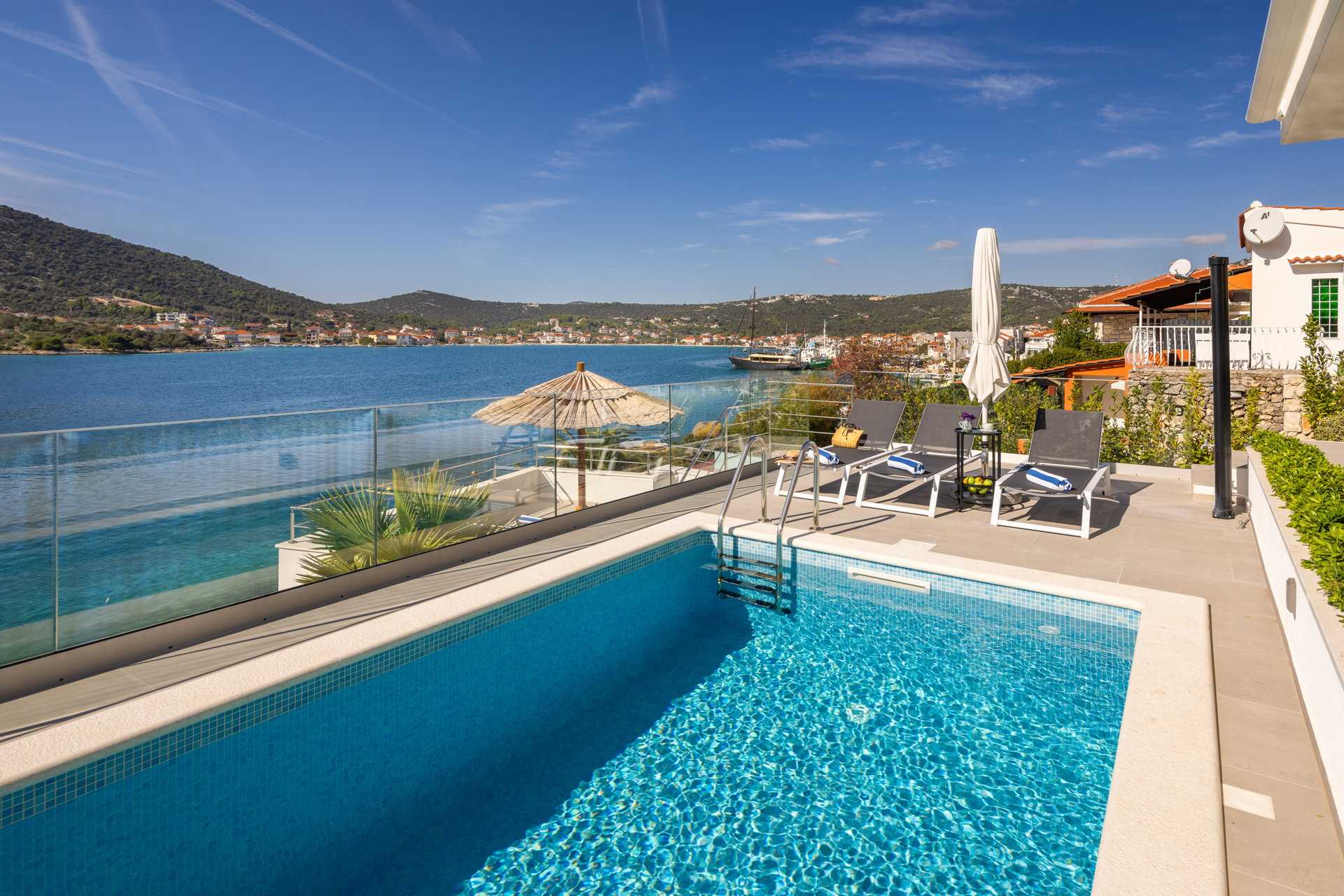 Beachfront Villa Mila M with Pool