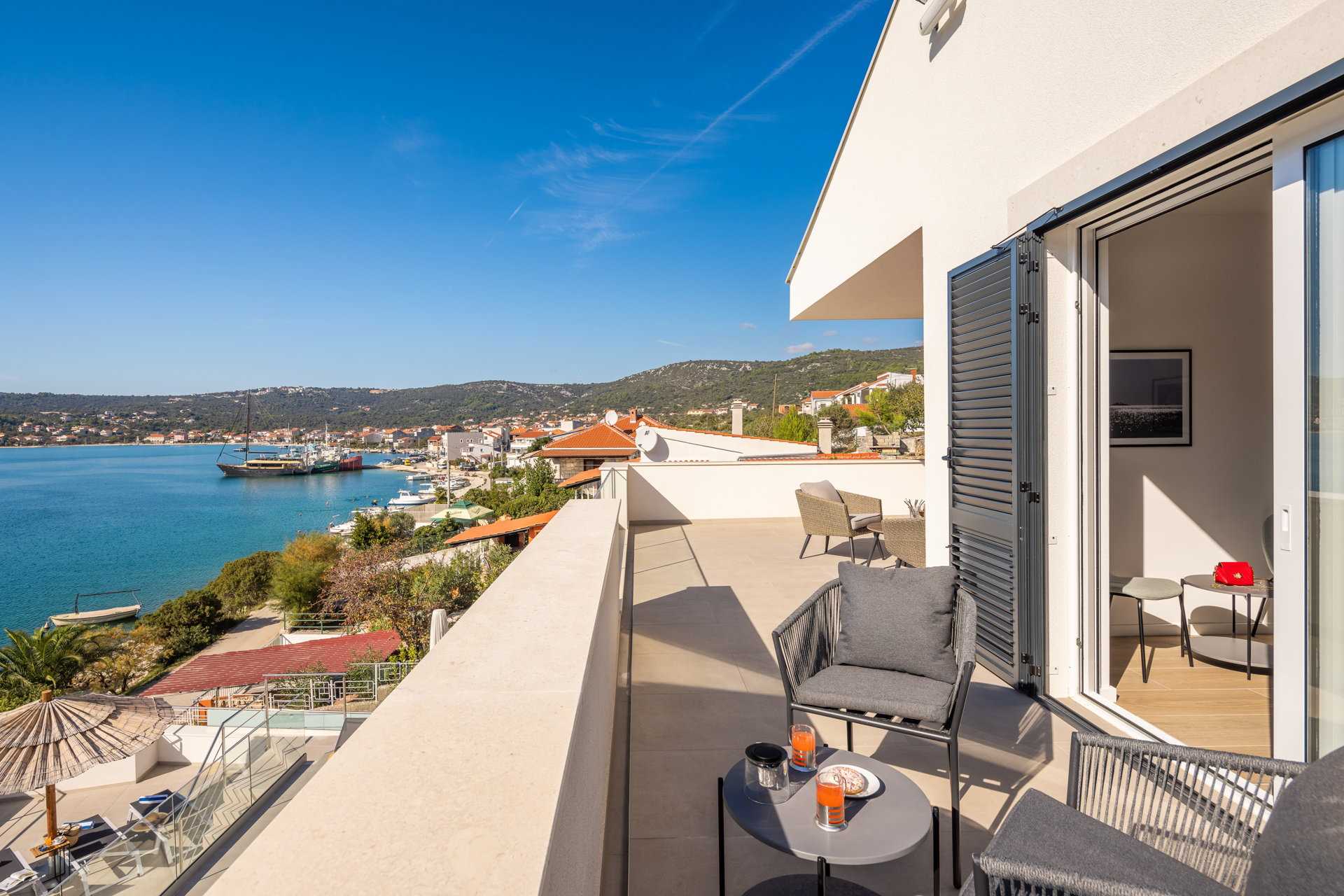 Beachfront Villa Mila M with Pool