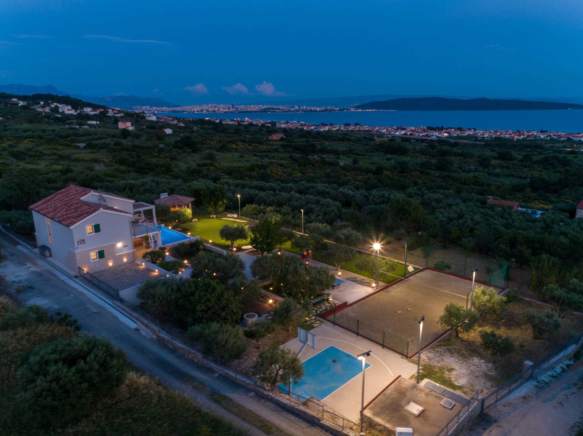 Villa Blue Ivy with Heated Pool