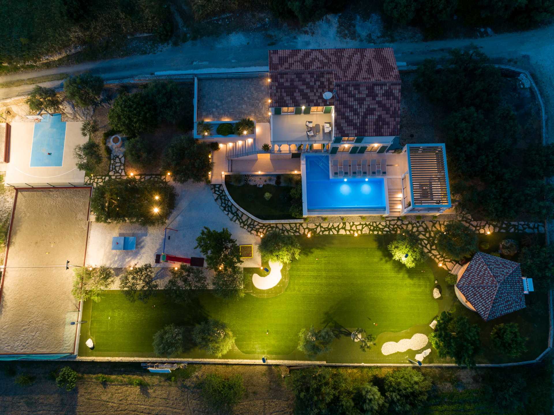 Villa Blue Ivy with Heated Pool