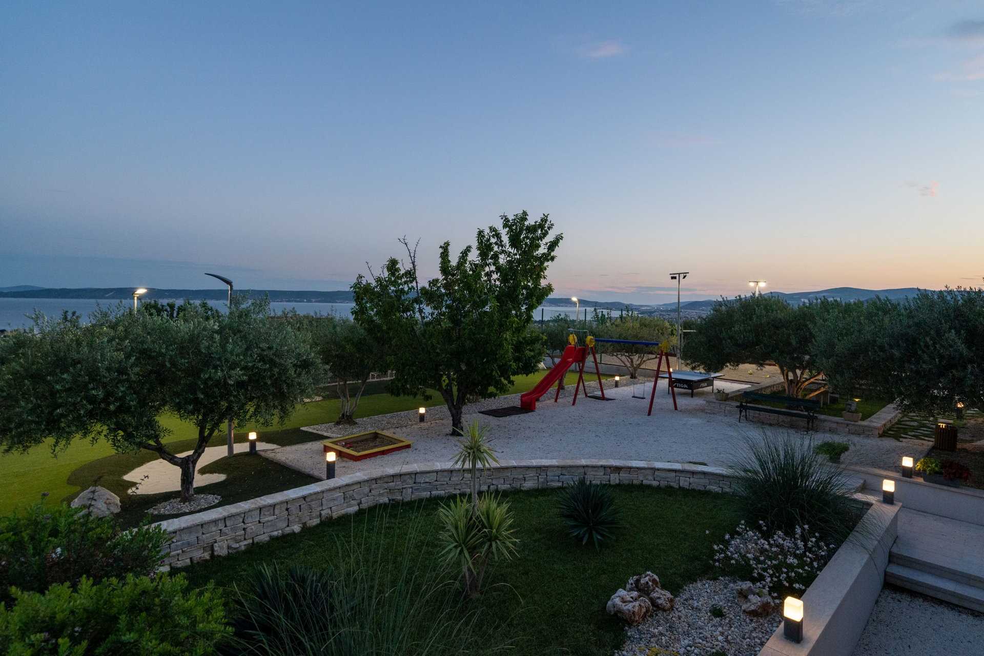 Villa Blue Ivy with Heated Pool