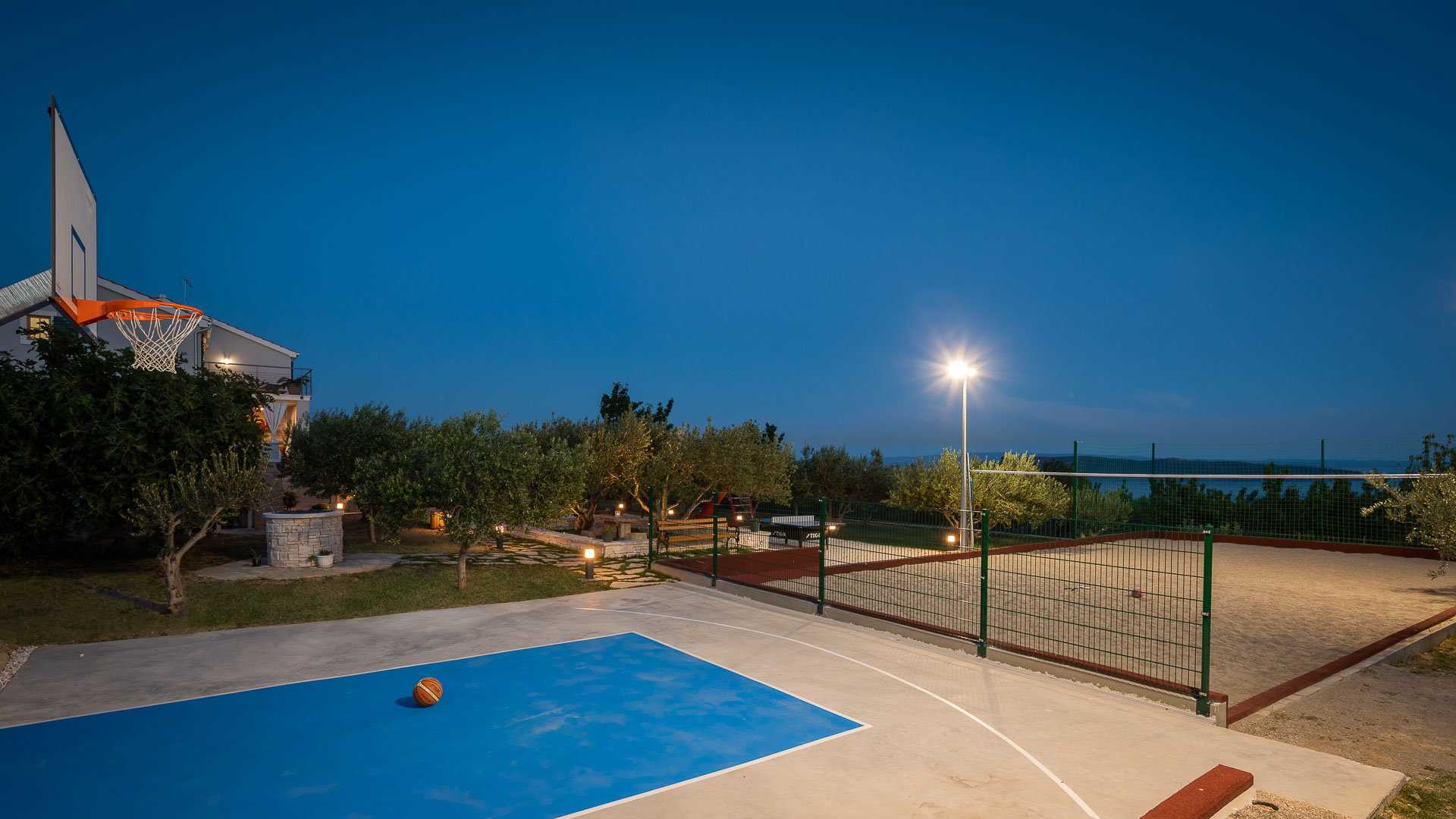 Villa Blue Ivy with Heated Pool