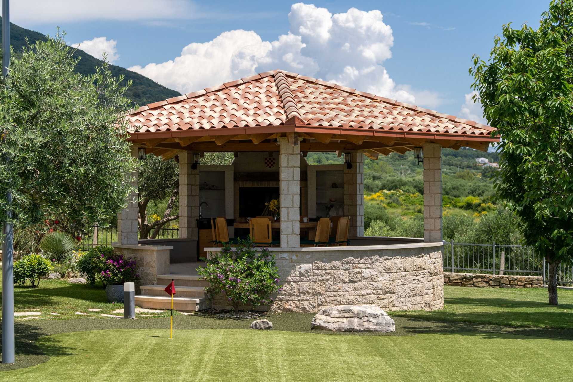 Villa Blue Ivy with Heated Pool