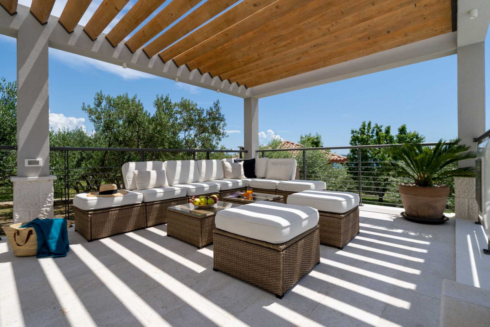 Villa Blue Ivy with Heated Pool